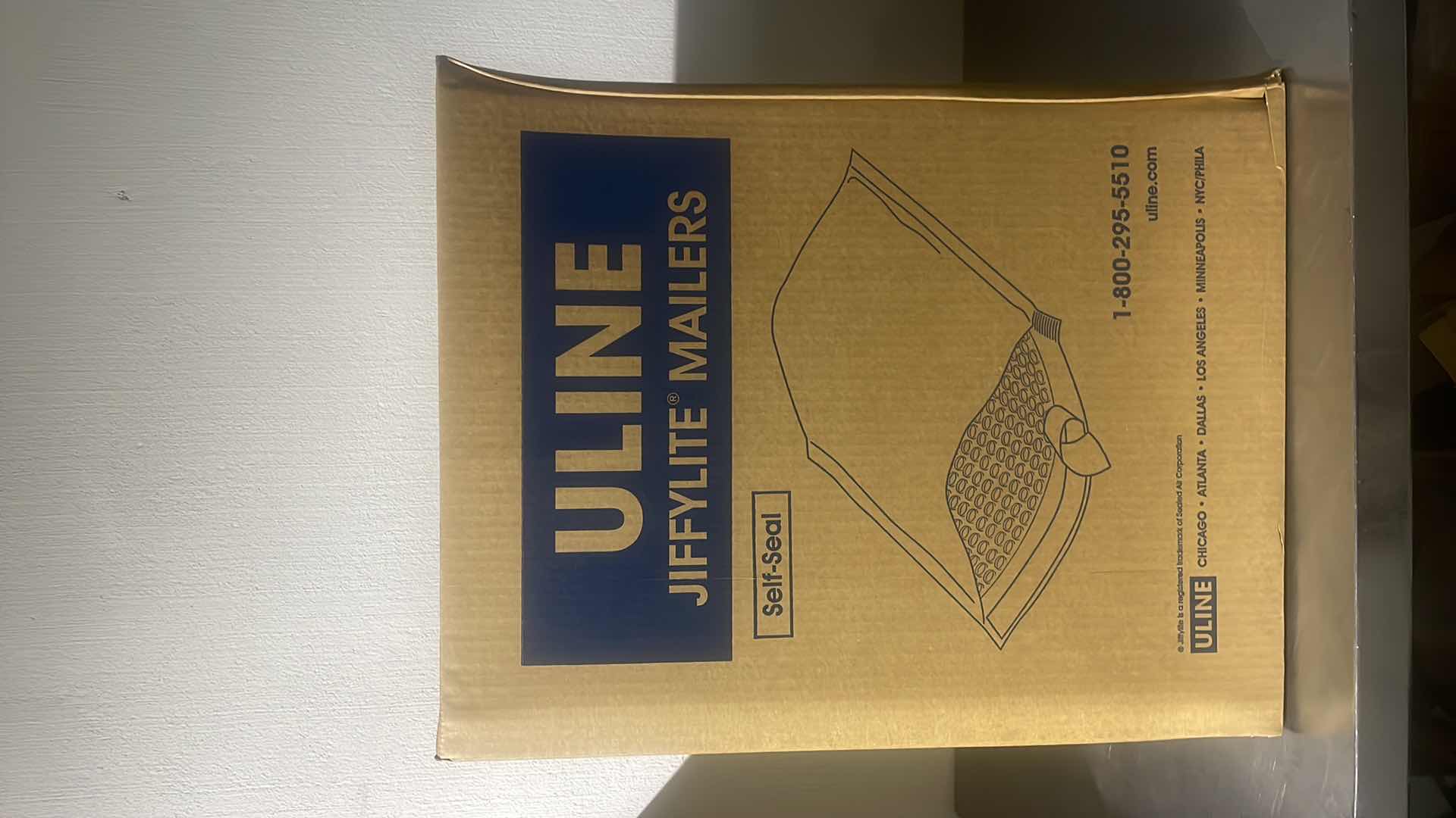 Photo 1 of ULINE JIFFYLITE MAILERS SELF-SEAL BUBBLE MAILERS S-1288 10-1/2” x 16”