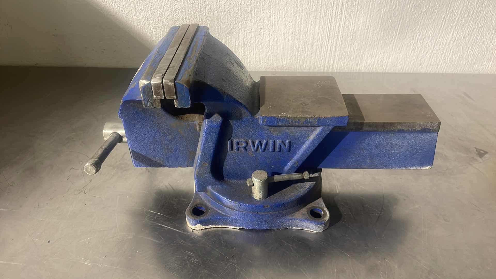 Photo 1 of IRWIN MULTI-USE BENCH VISE, HEAVY-DUTY, 6-INCH