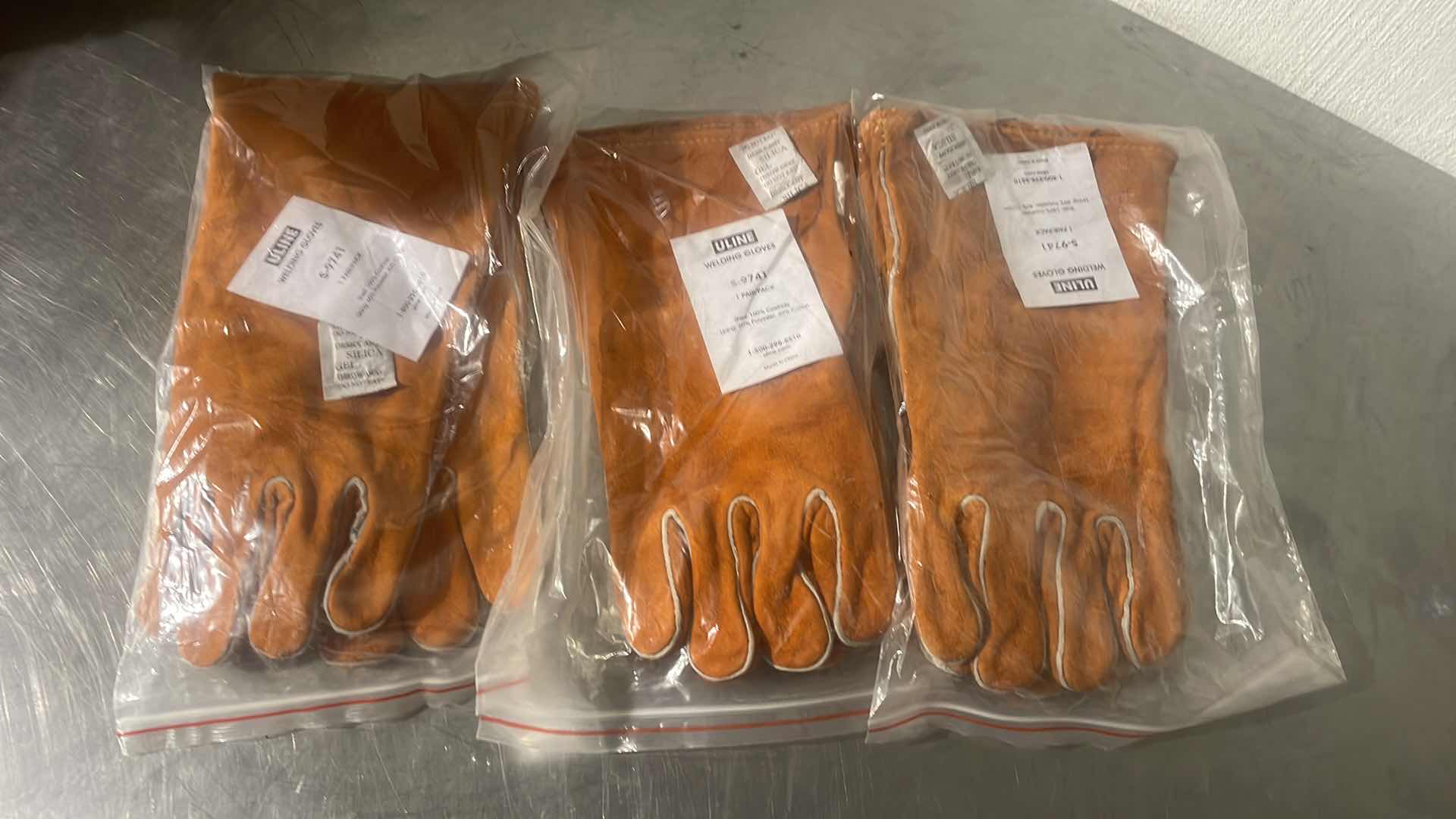 Photo 1 of ULINE WELDING GLOVES S-9741 3 PAIR