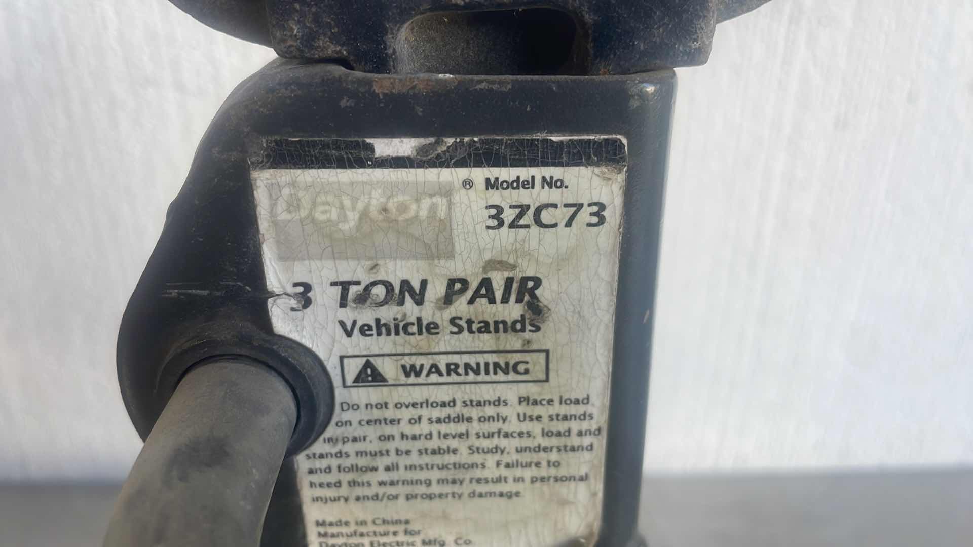 Photo 2 of DAYTON 3 TON JACK STANDS