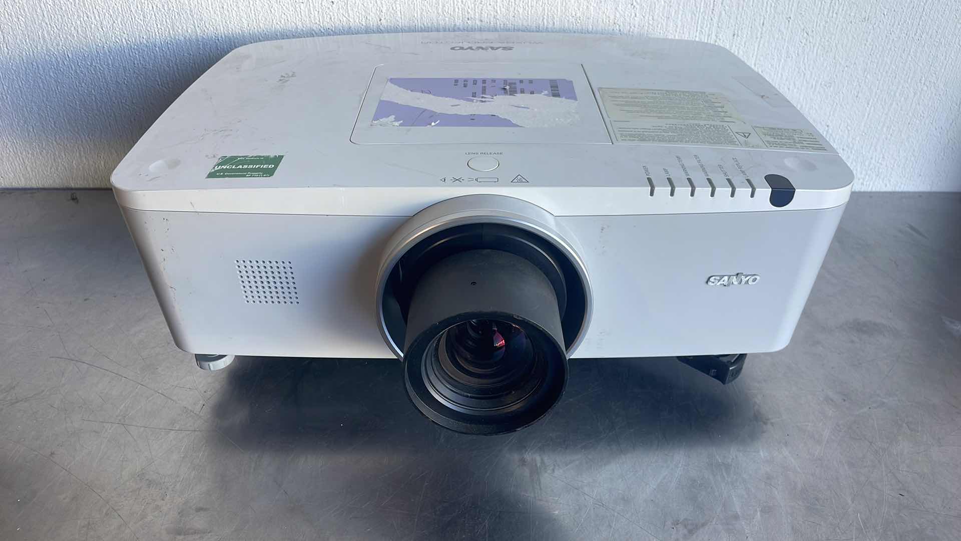 Photo 1 of SANYO WUXGA PROJECTOR PLC-ZM5000L