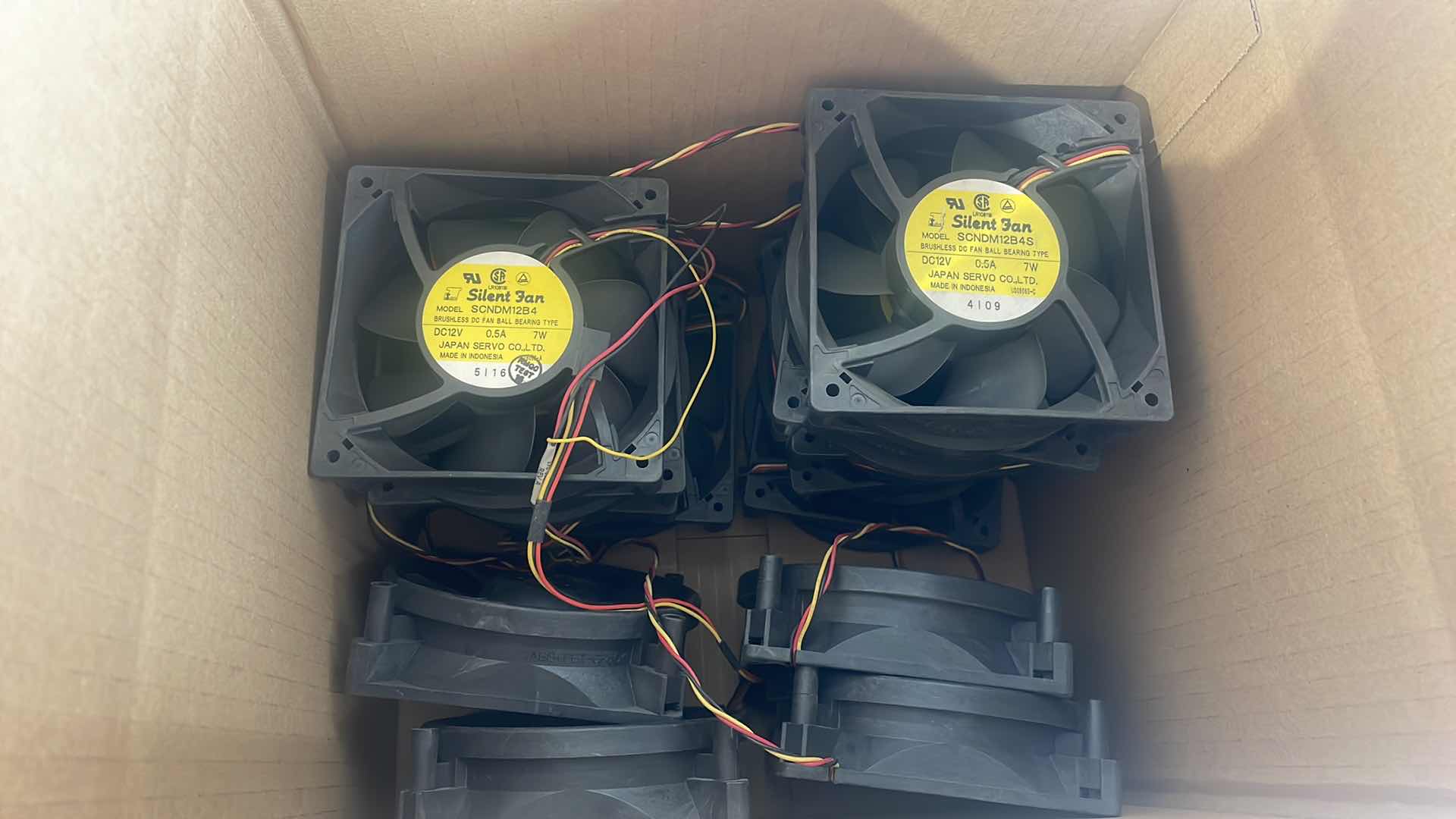 Photo 1 of JAPAN SERVO SCNDM12B4S, DC12V 0.5A 7W
120X120X38MM 3-WIRE
SERVER SQUARE FAN (13)