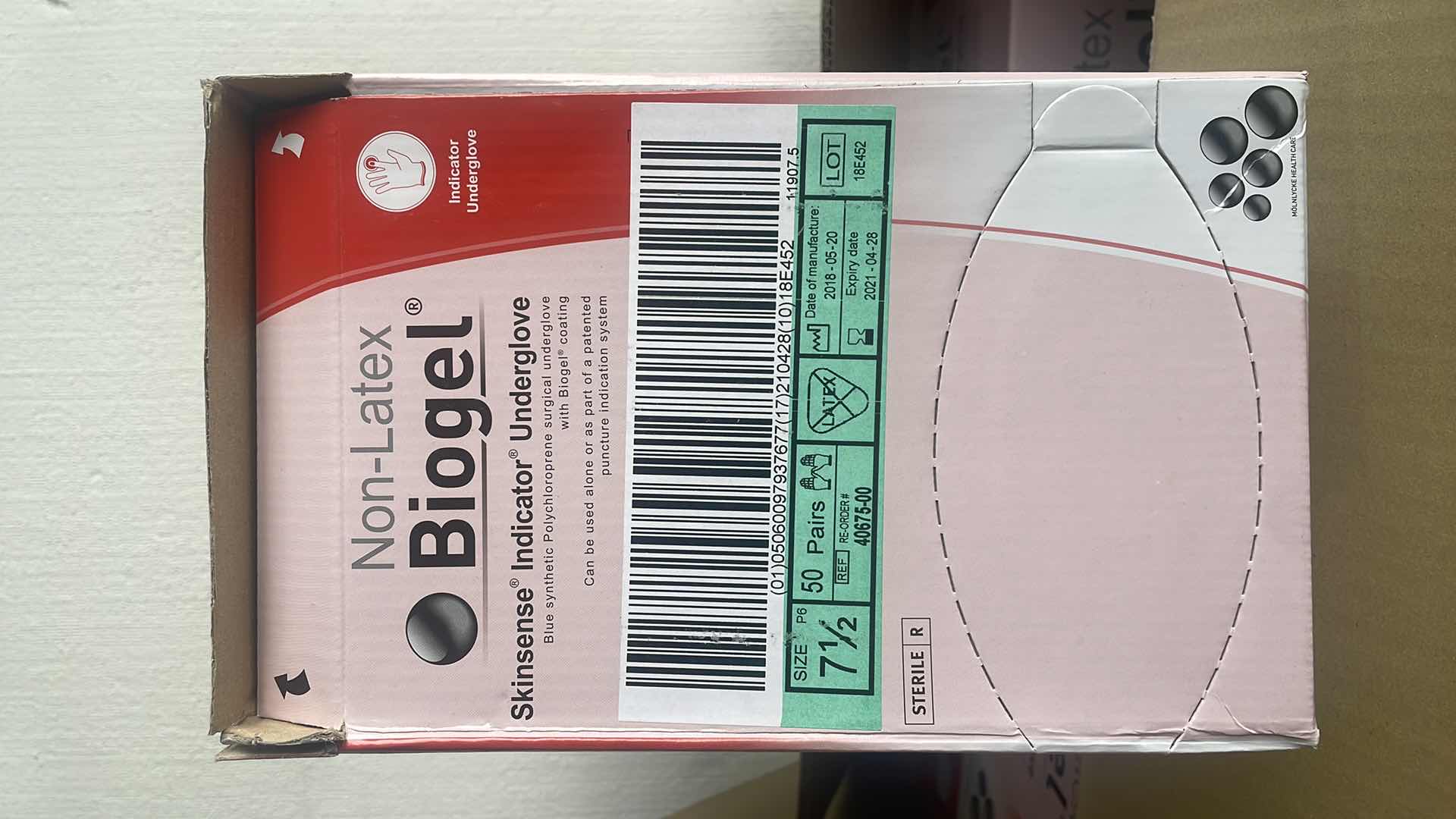 Photo 1 of BIOGEL SKINSENSE INDICATOR UNDERGLOVE - SURGICAL GLOVE SIZE 7.5 STERILE PAIR POLYISOPRENE EXTENDED CUFF LENGTH SMOOTH BLUE NOT CHEMO APPROVED - 40675 CASE OF 200