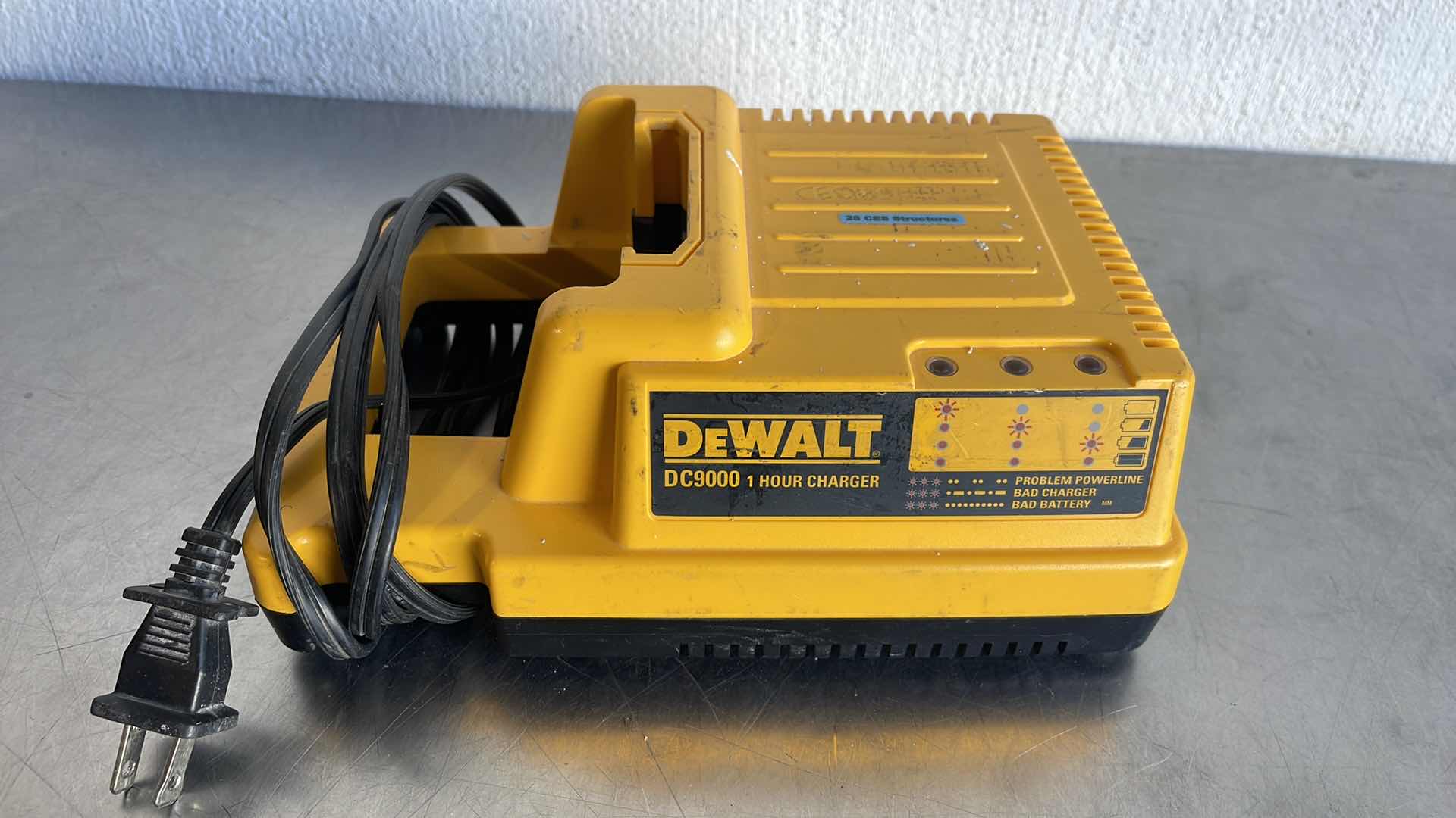 Photo 1 of DEWALT DC9000 1 HOUR CHARGER  28V-36V