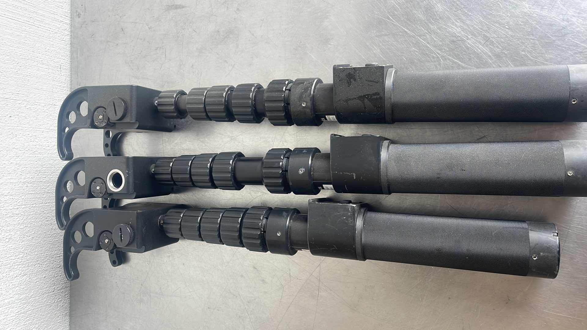 Photo 1 of ZISTOS ROAST TACTICAL RECON SCOU SEARCHSTICK 20.5" TO 72" FOR ROBOT
CAMERA