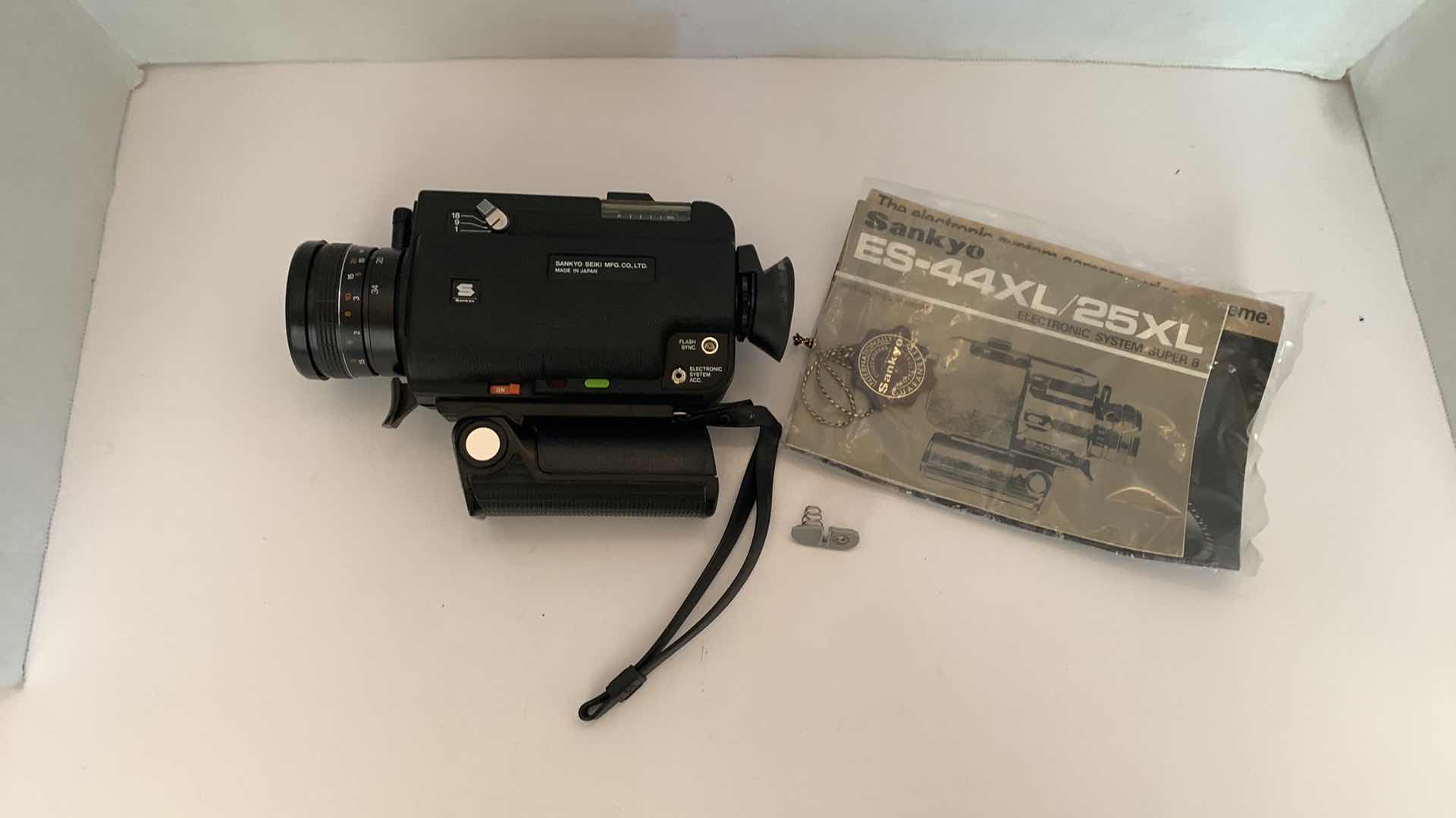 Photo 1 of VINTAGE SANKYO ES-44XL VIDEO CAMERA WITH CASE