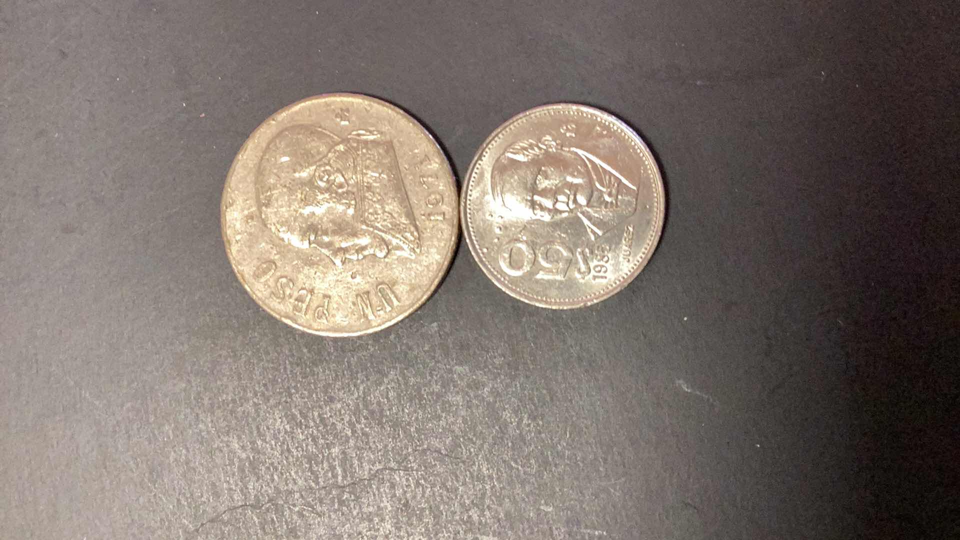 Photo 1 of 1971 MEXICO UN PESO AND 1985 MEXICO FIFTY PESOS COINS