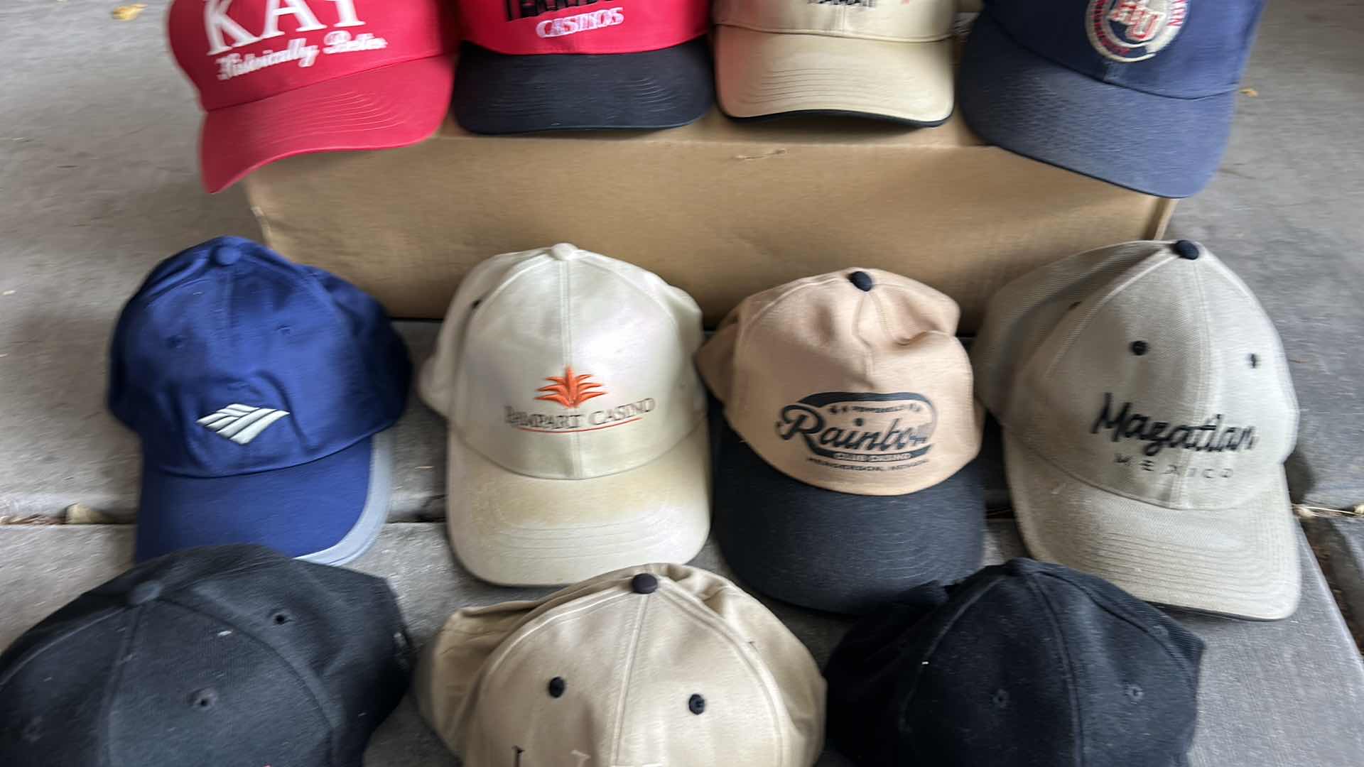 Photo 3 of MENS BASEBALL HAT COLLECTION