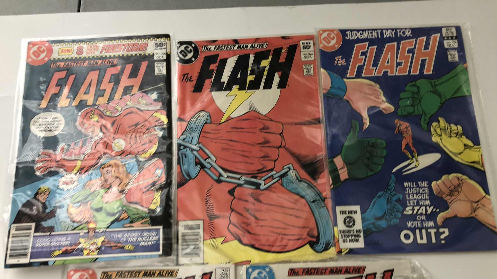 Photo 2 of DC COMICS FLASH #290,326,327,328,329