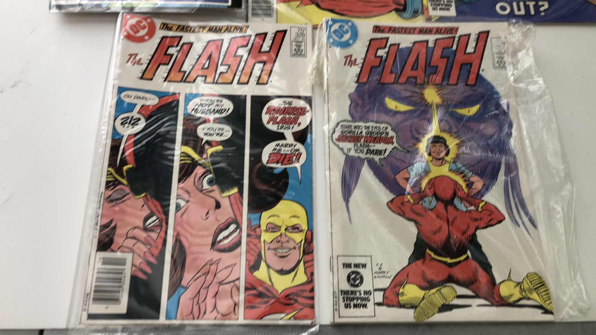 Photo 3 of DC COMICS FLASH #290,326,327,328,329