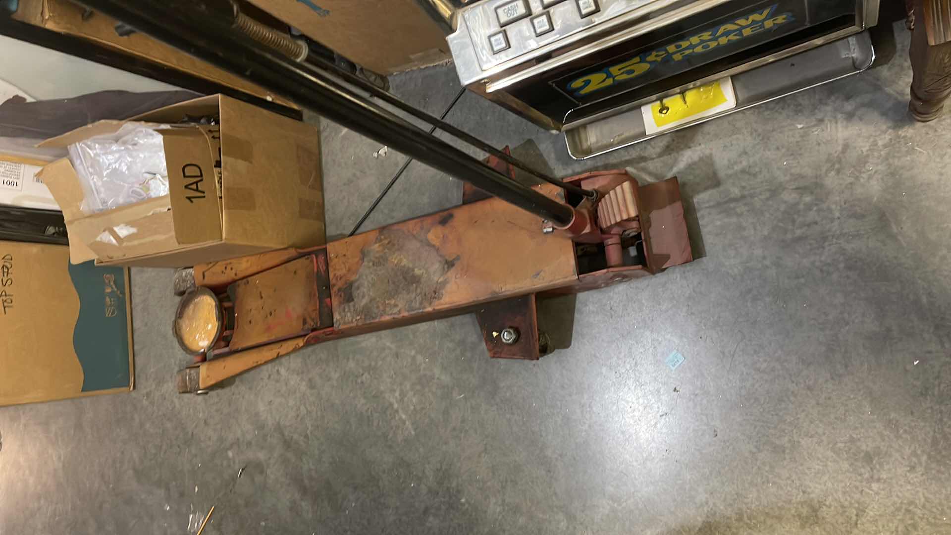 Photo 1 of CENTRAL HYDRAULIC 2 1/2 TON LONG FRAME FLOOR JACK