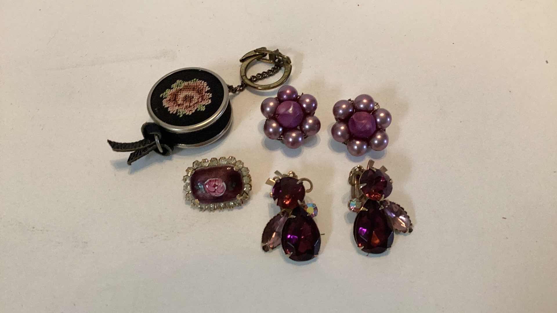 Photo 1 of VINTAGE CLUSTER COSTUME JEWELRY