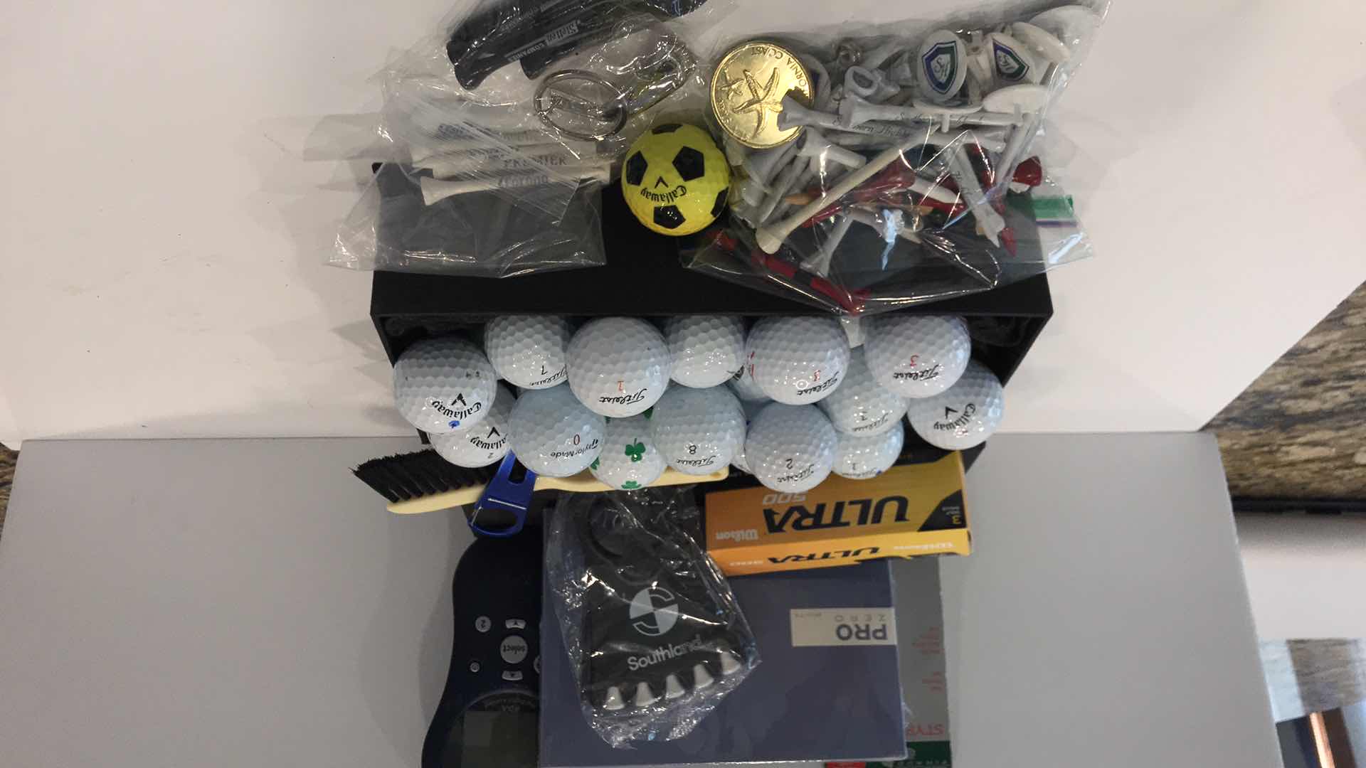 Photo 3 of PRO ZERO, TITLEIST, CALLAWAY, TAYLORMADE GOLF BALLS, SOME NIB