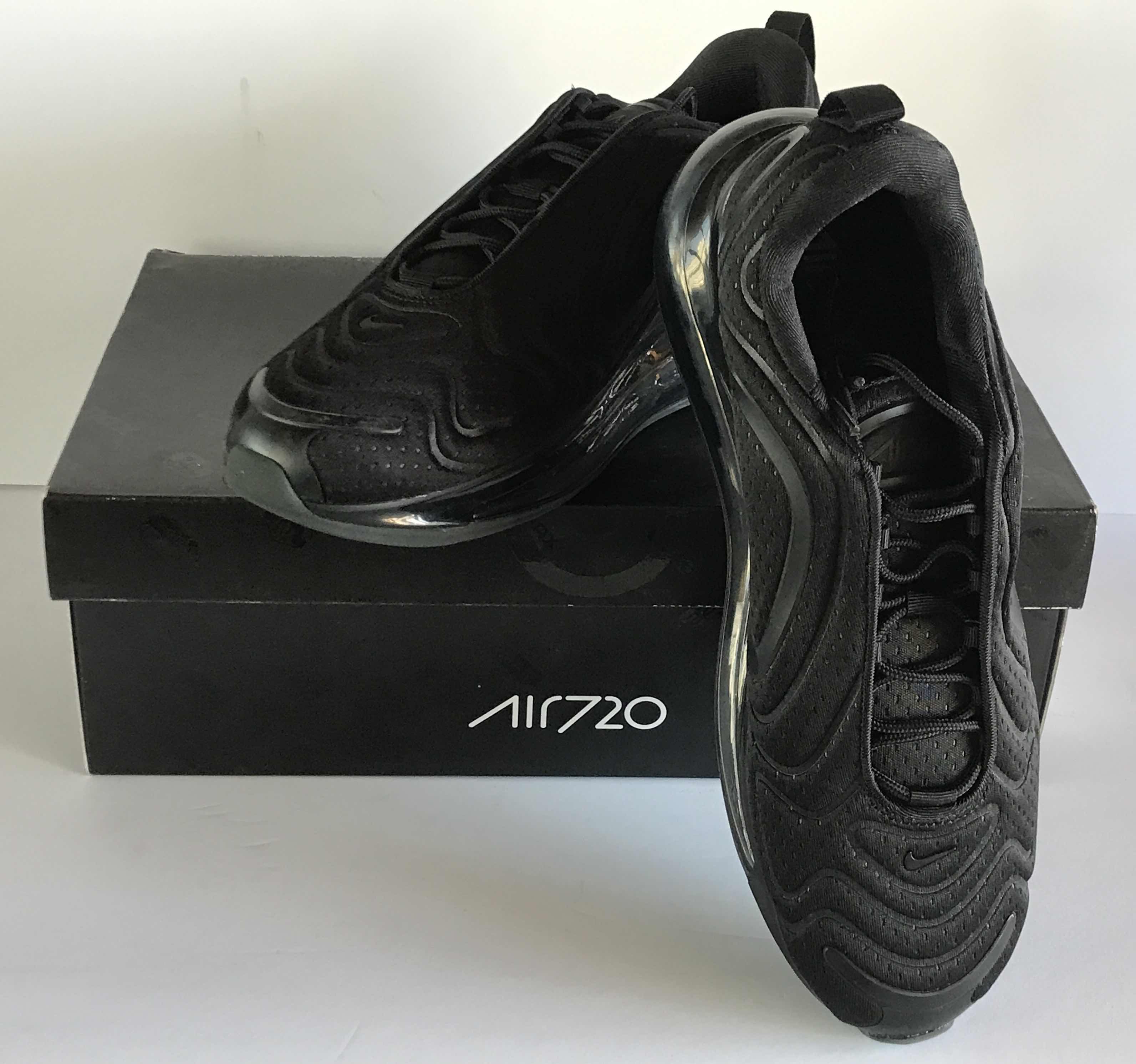 Photo 1 of NIB NIKE AIR MAX 720 BLACK ANTHRACITE SIZE 11