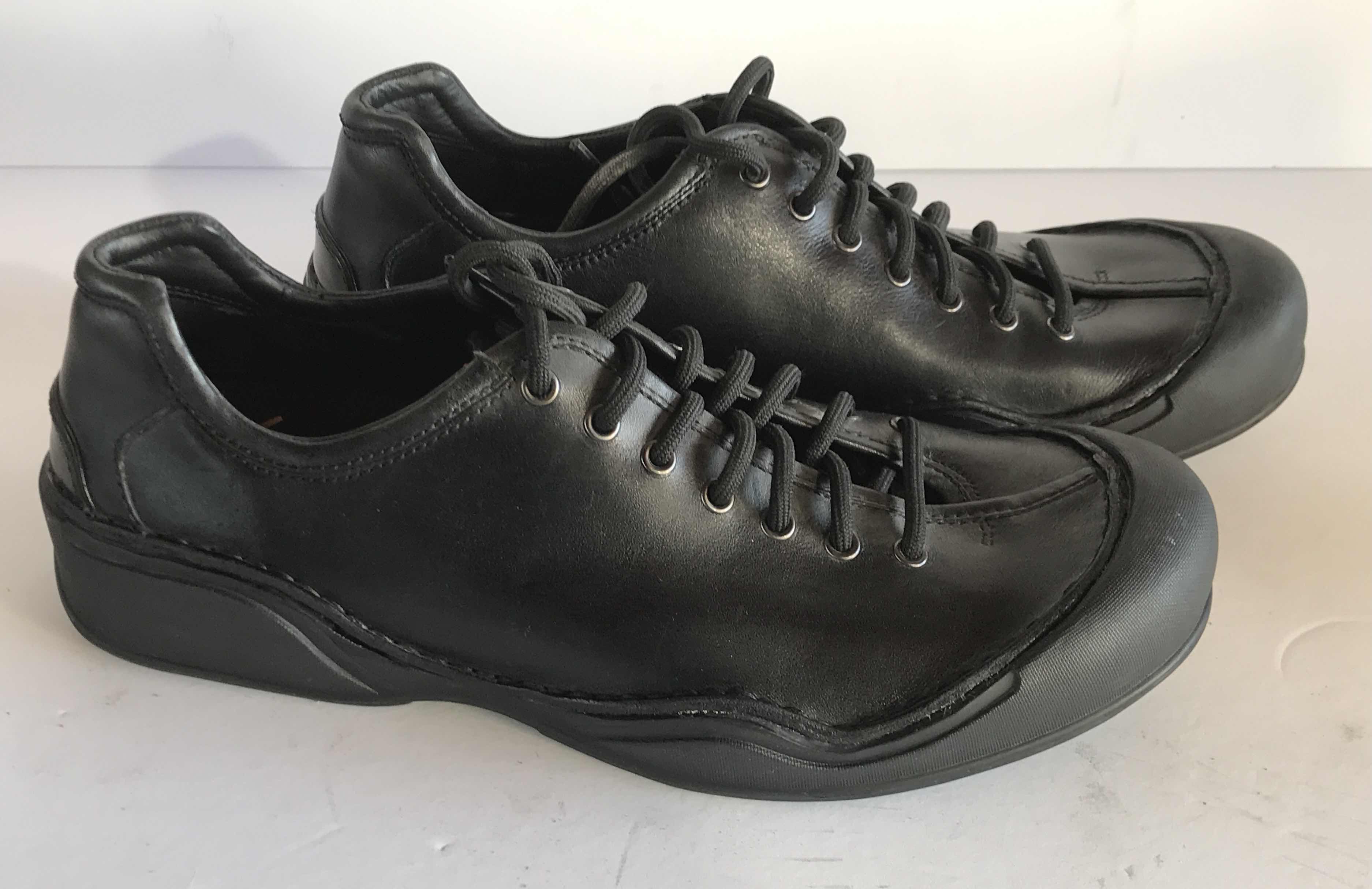 Photo 3 of .TRAVEL MENS LEATHER LACEUP SHOES SIZE 44