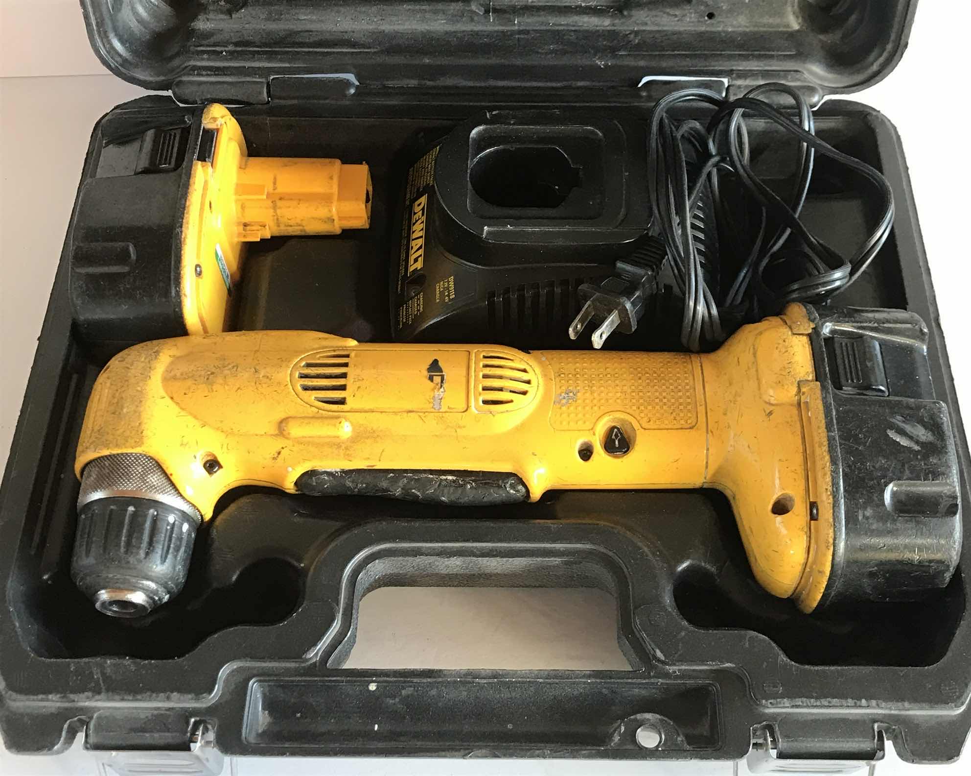 Photo 2 of DEWALT DW960 RIGHT ANGLE DRILL IN CASE