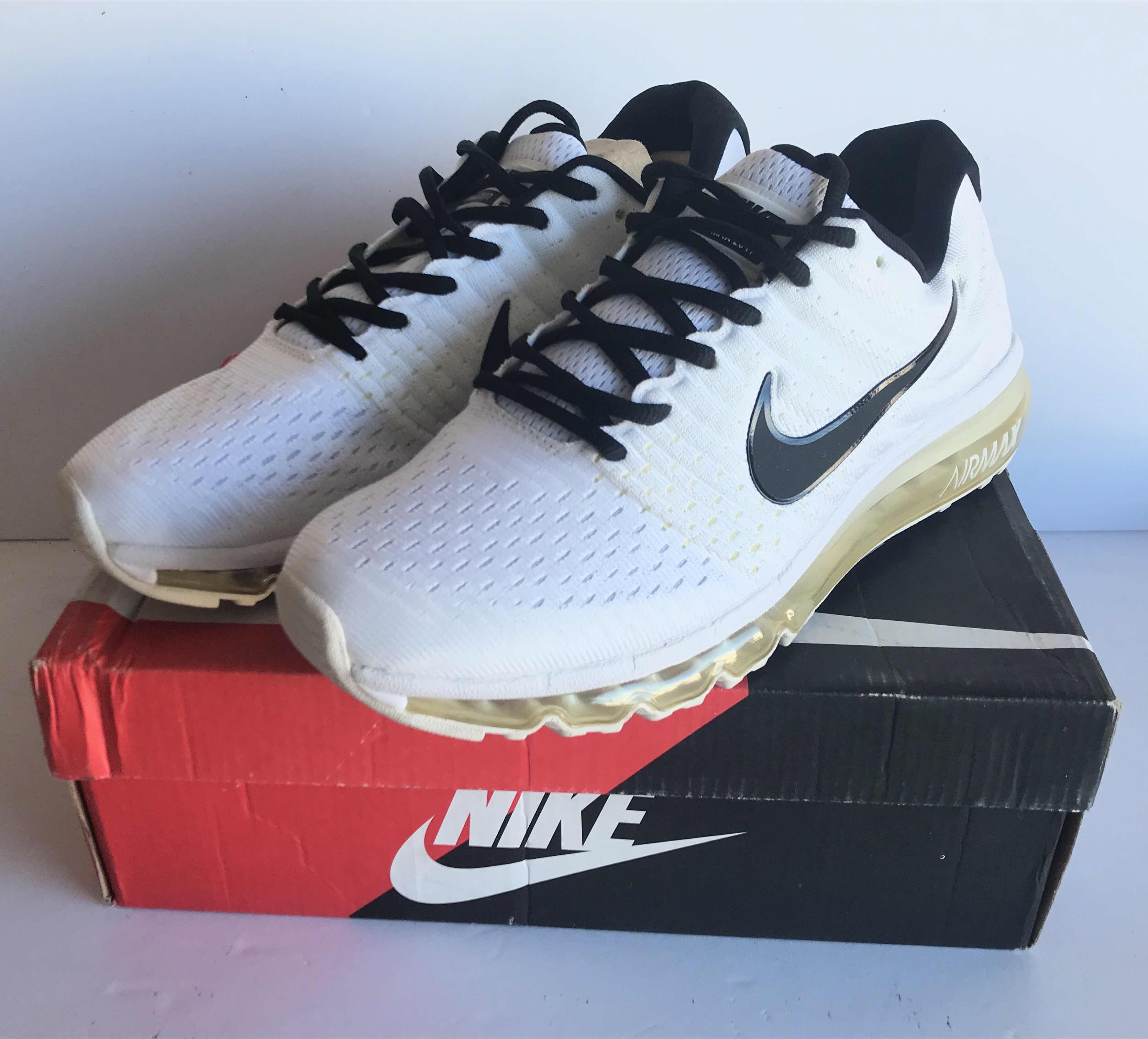 Photo 1 of NIB NIKE MENS RUNNING SHOES SIZE 11