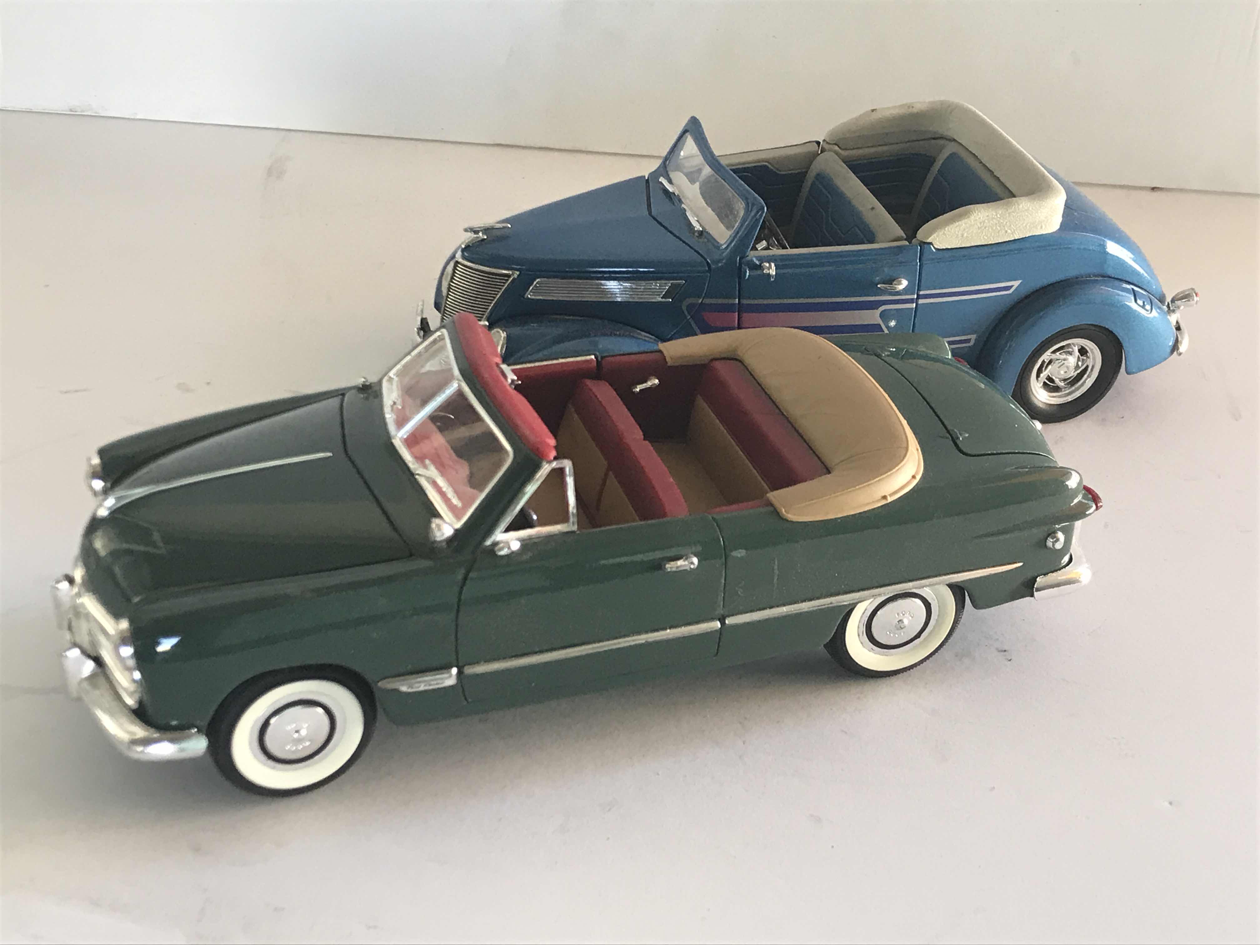 Photo 1 of DIE CAST METAL 1/18 SCALE CLASSIC COLLECTORS CARS