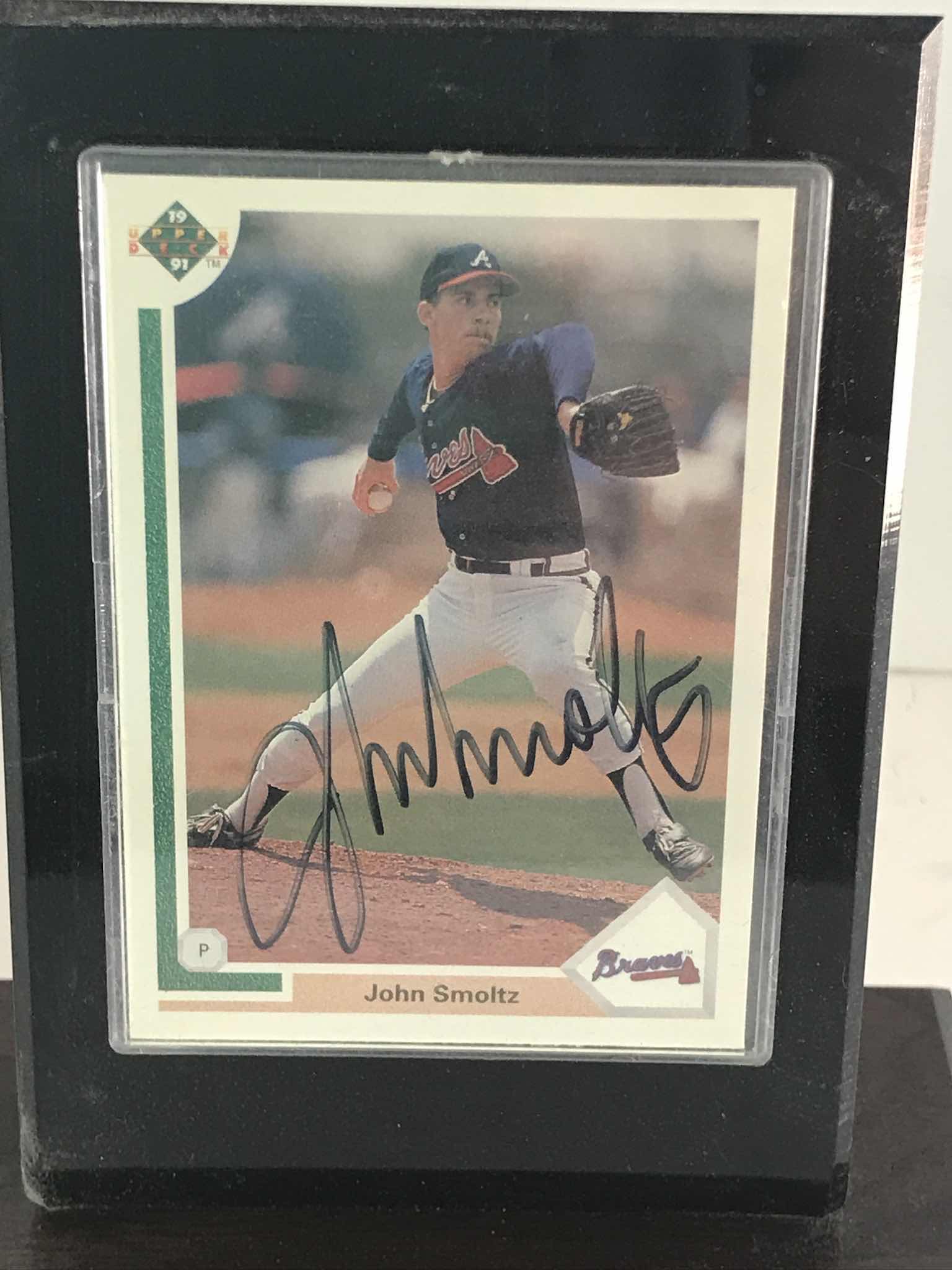 Photo 2 of 1991 UPPER DECK JOHN SMOLTZ SIGNED BASEBALL CARD WITH CASE