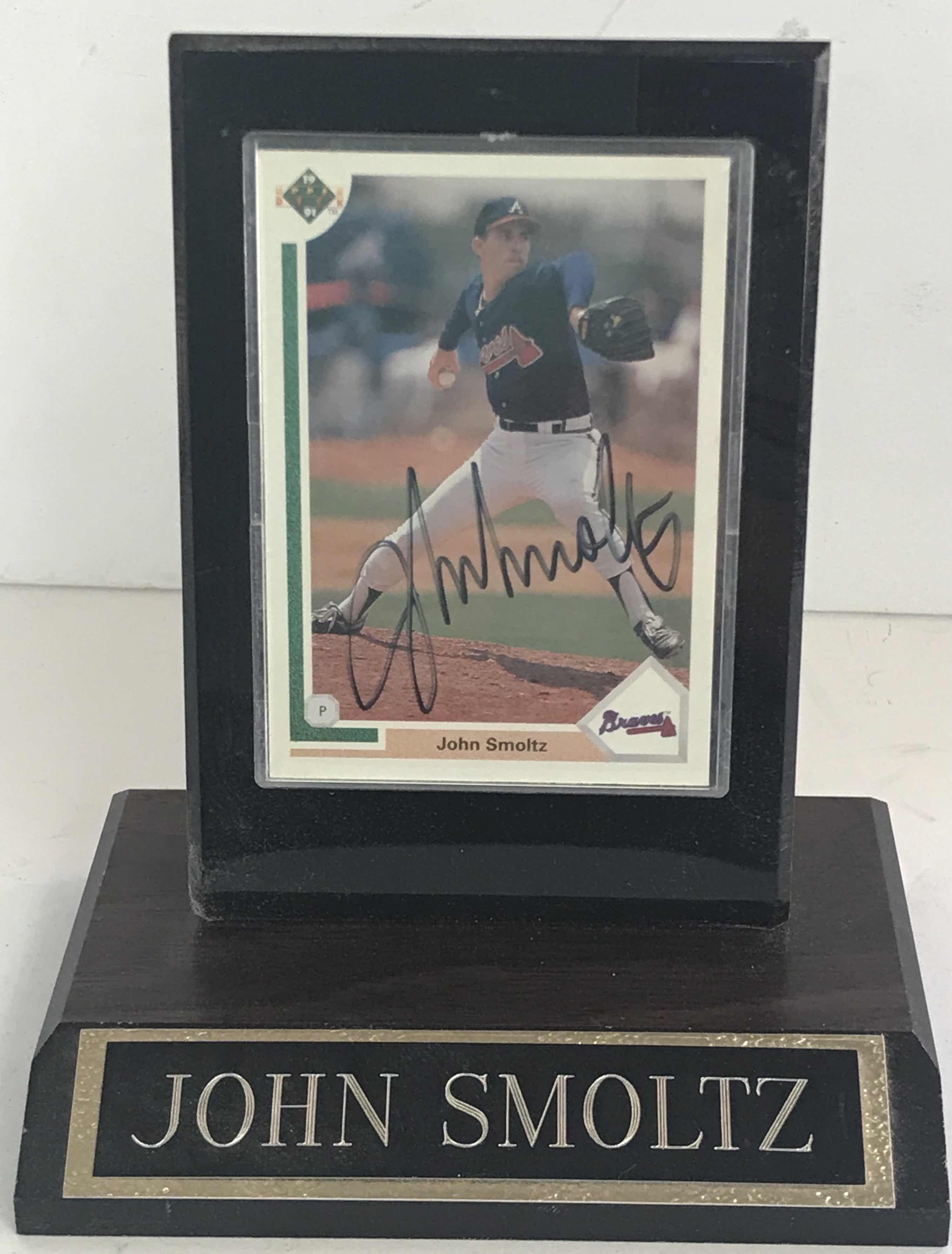 Photo 1 of 1991 UPPER DECK JOHN SMOLTZ SIGNED BASEBALL CARD WITH CASE