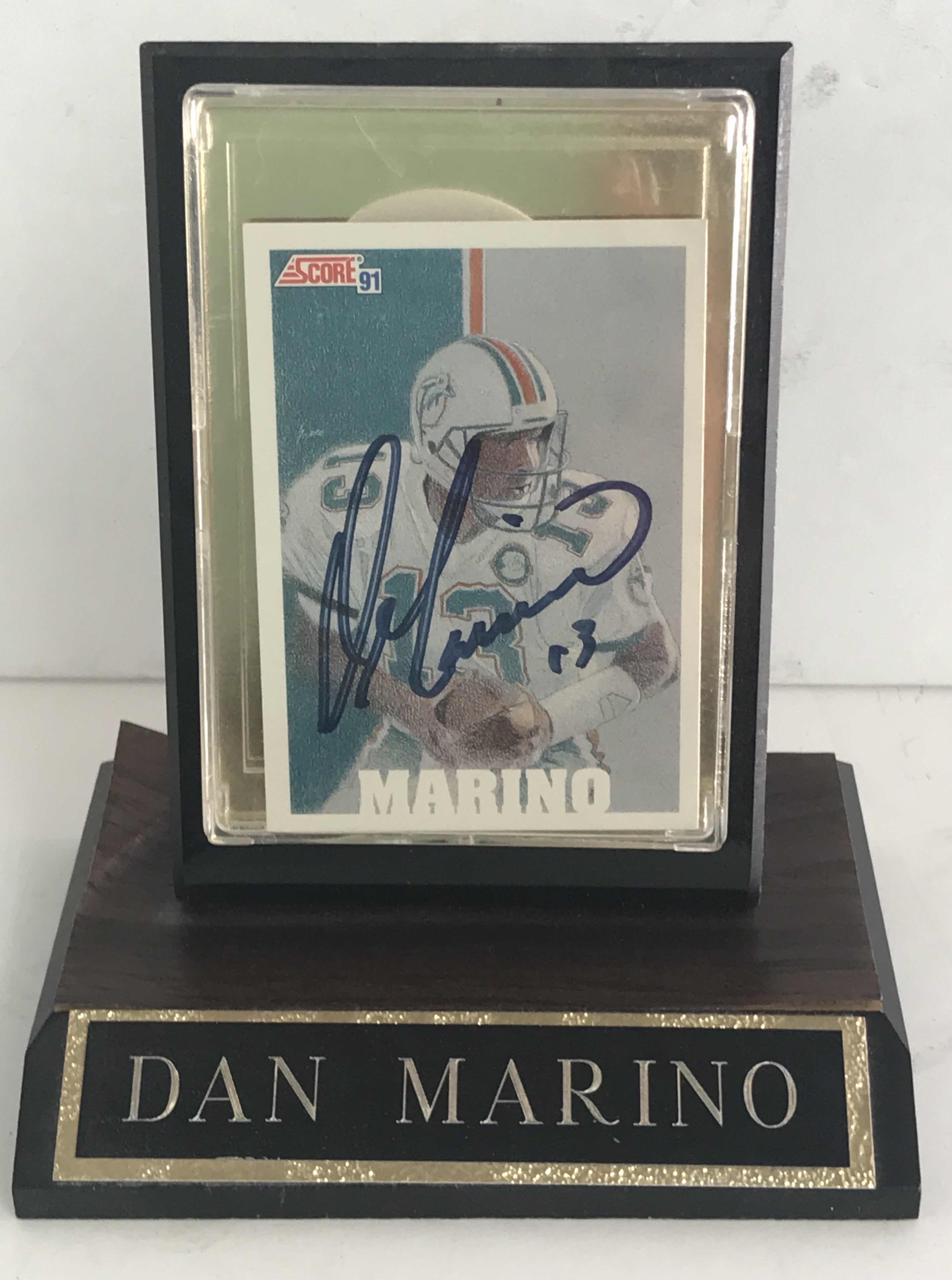 Photo 1 of SCORE 1991 SIGNED DAN MARINO FOOTBALL CARD