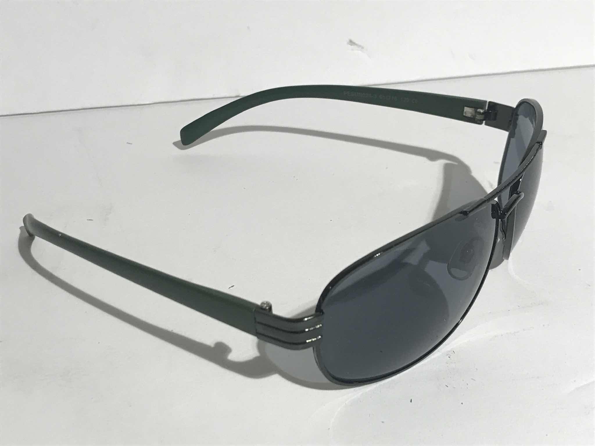 Photo 3 of PERRY ELLIS SUNGLASSES