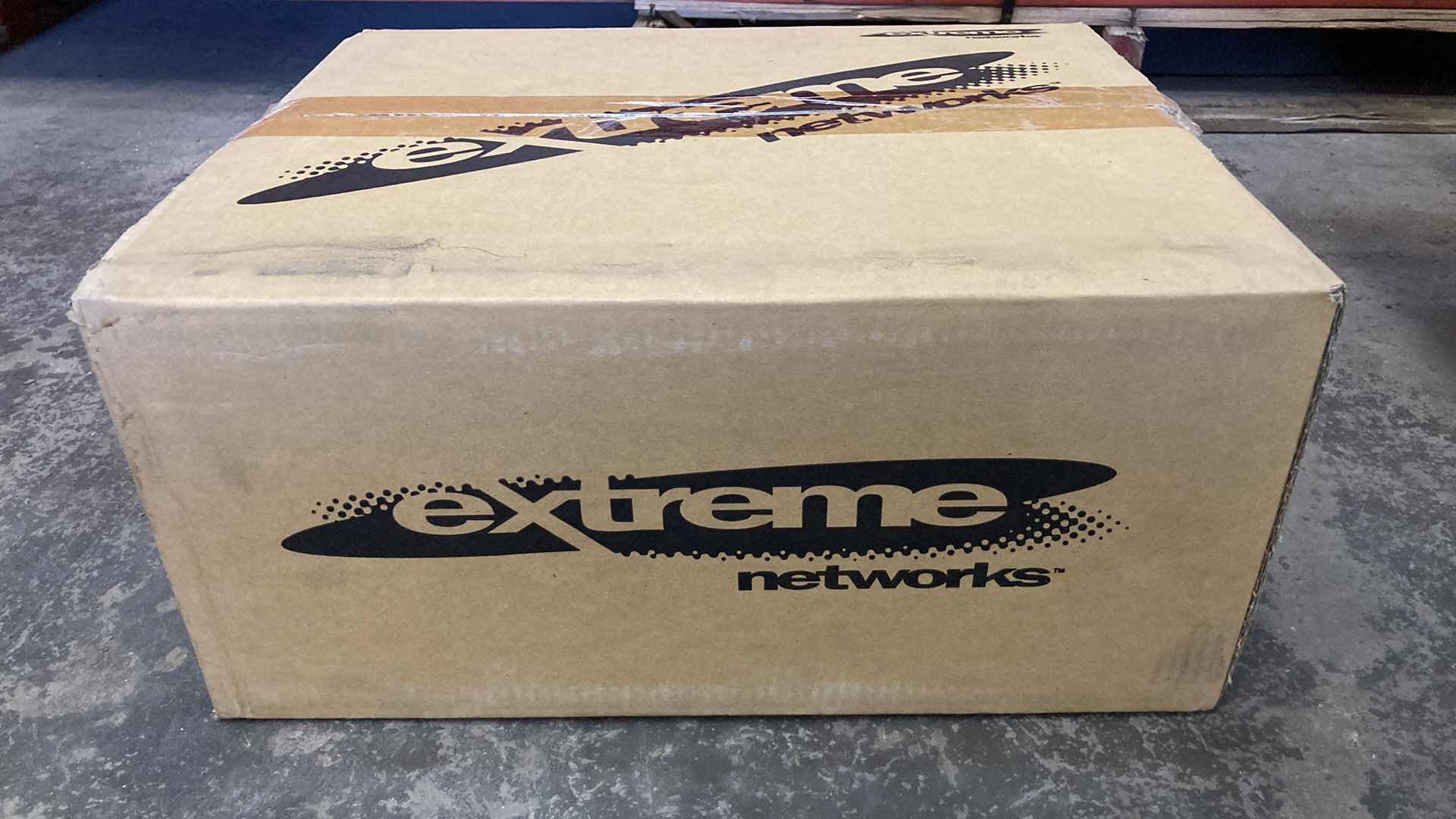 Photo 3 of NEW EXTREME NETWORKS EXTERNAL POWER MODULE MODEL EPS-600LS (5)