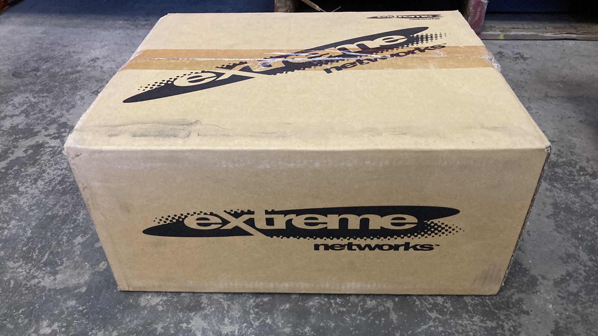 Photo 3 of NEW EXTREME NETWORKS EXTERNAL POWER MODULE MODEL EPS-600LS (5)