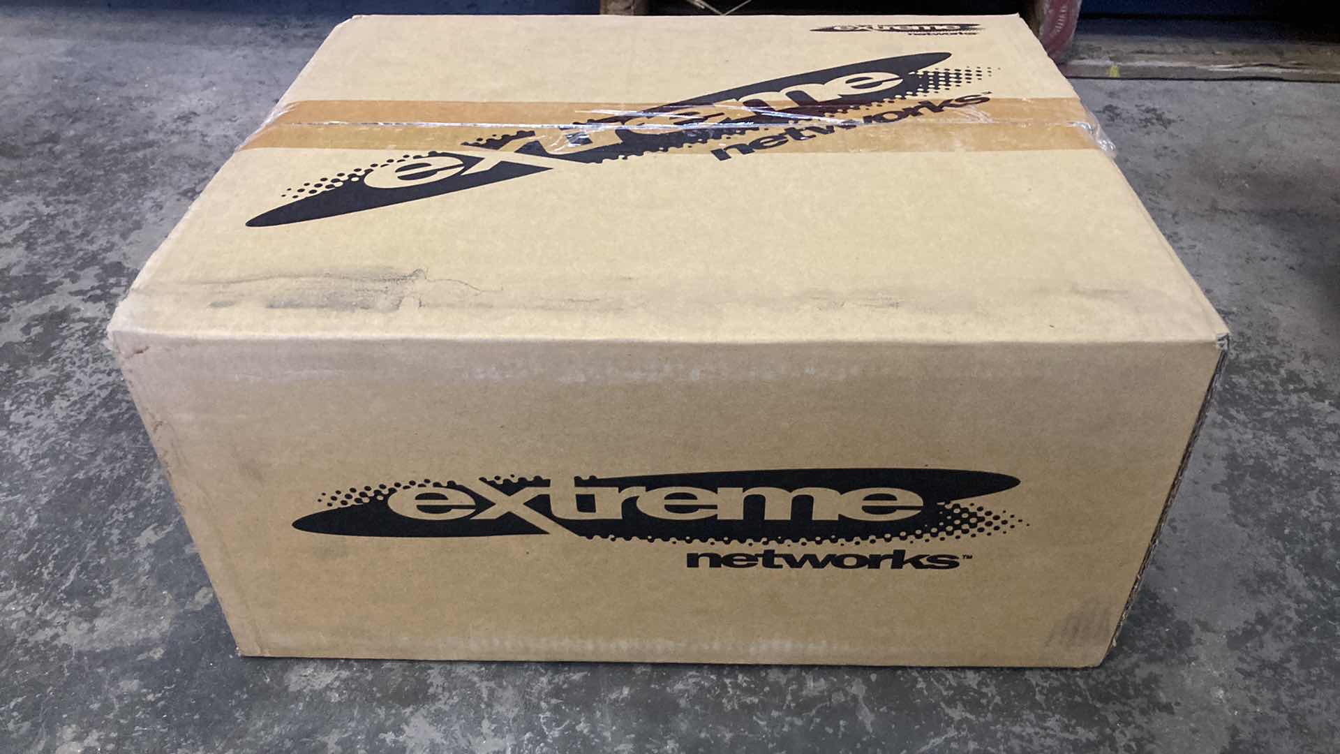 Photo 3 of NEW EXTREME NETWORKS EXTERNAL POWER MODULE MODEL EPS-600LS (5)