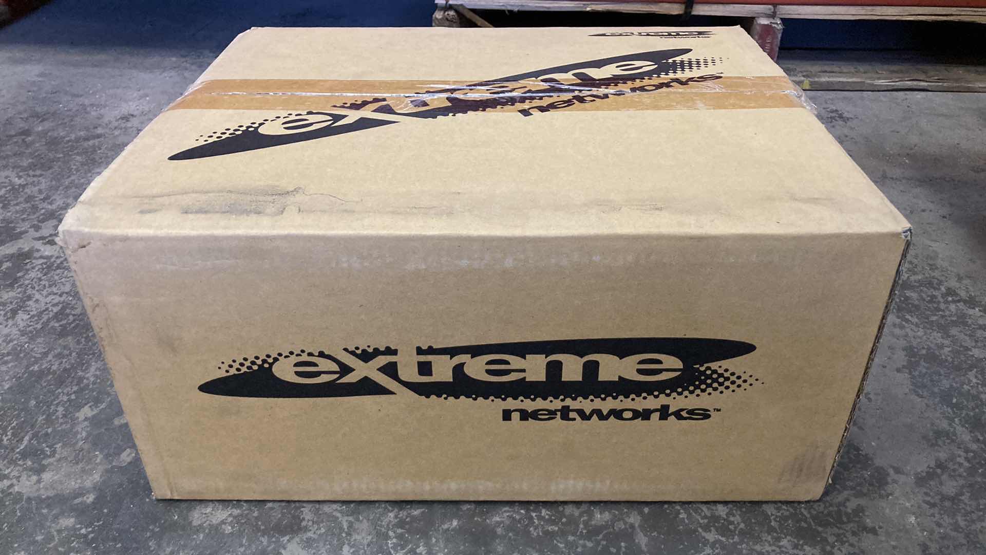 Photo 3 of NEW EXTREME NETWORKS EXTERNAL POWER MODULE MODEL EPS-600LS (5)