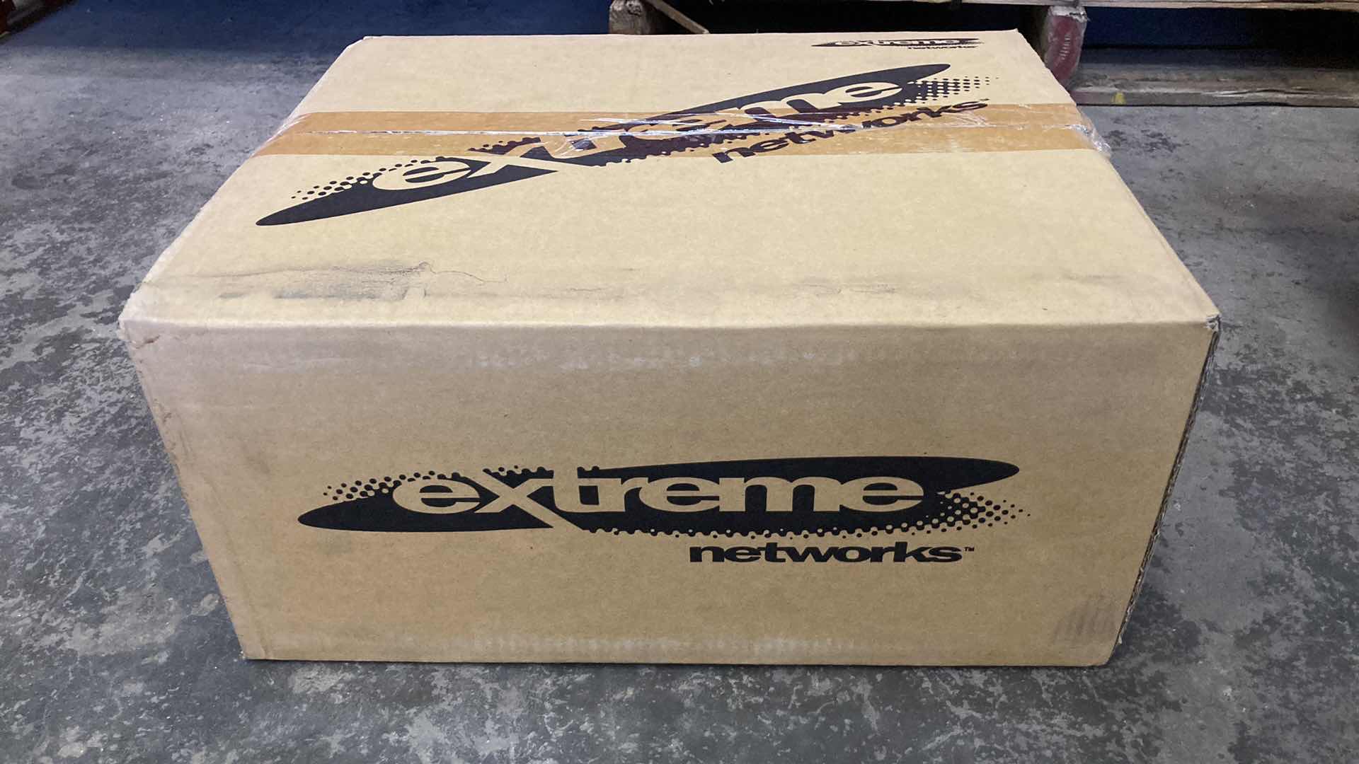 Photo 3 of NEW EXTREME NETWORKS EXTERNAL POWER MODULE MODEL EPS-600LS (5)