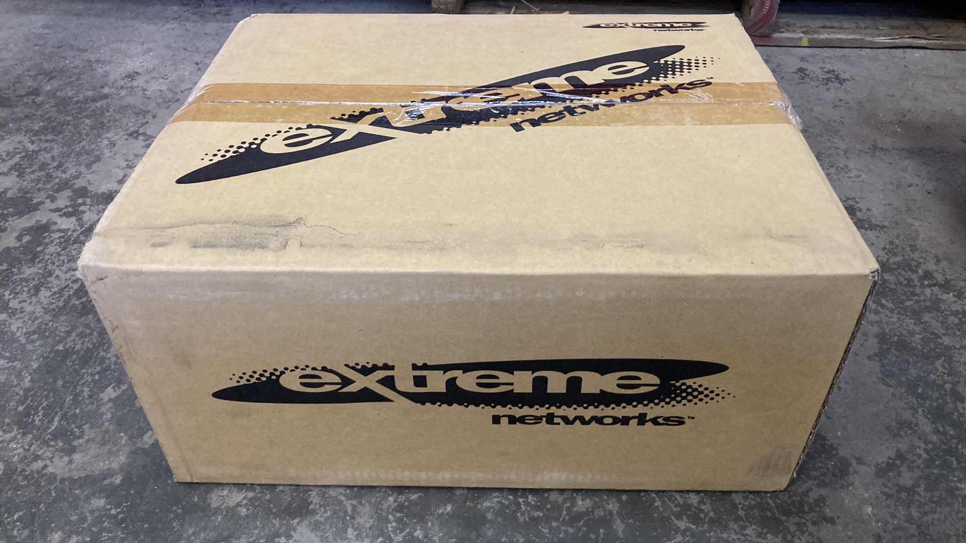 Photo 3 of NEW EXTREME NETWORKS EXTERNAL POWER MODULE MODEL EPS-600LS (5)