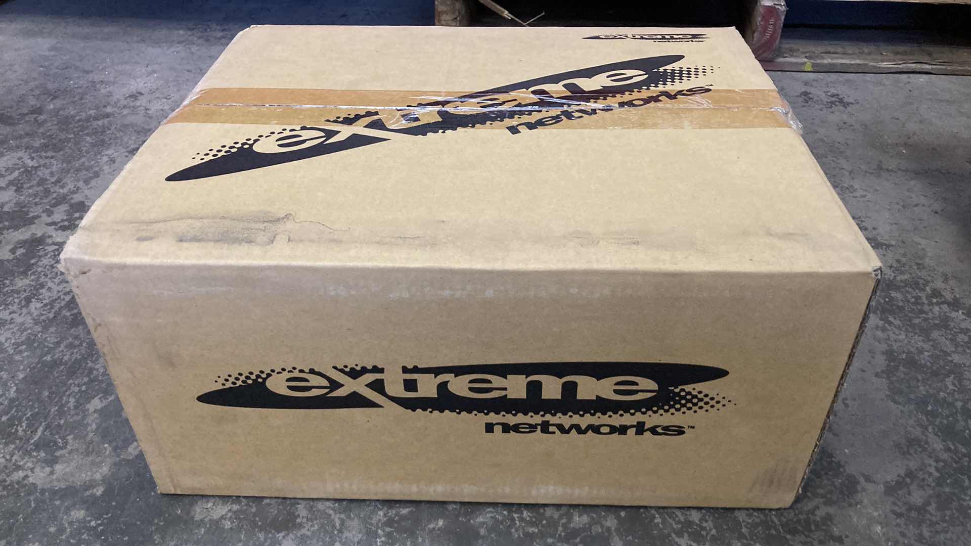 Photo 3 of NEW EXTREME NETWORKS EXTERNAL POWER MODULE MODEL EPS-600LS (5)