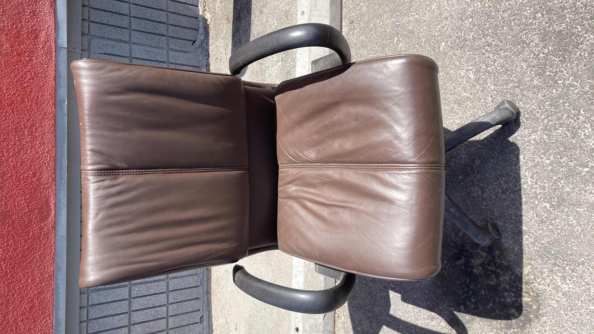 Photo 2 of 9 TO 5 SEATING BROWN LEATHER OFFICE CHAIR 26.5” X 22” H42”