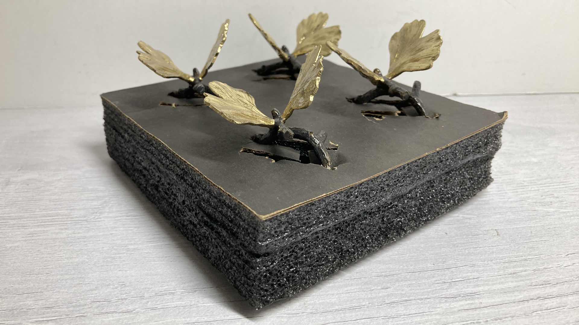 Photo 2 of NEW MICHAEL ARAM BUTTERFLY GINKGO NAPKIN HOLDERS (4)