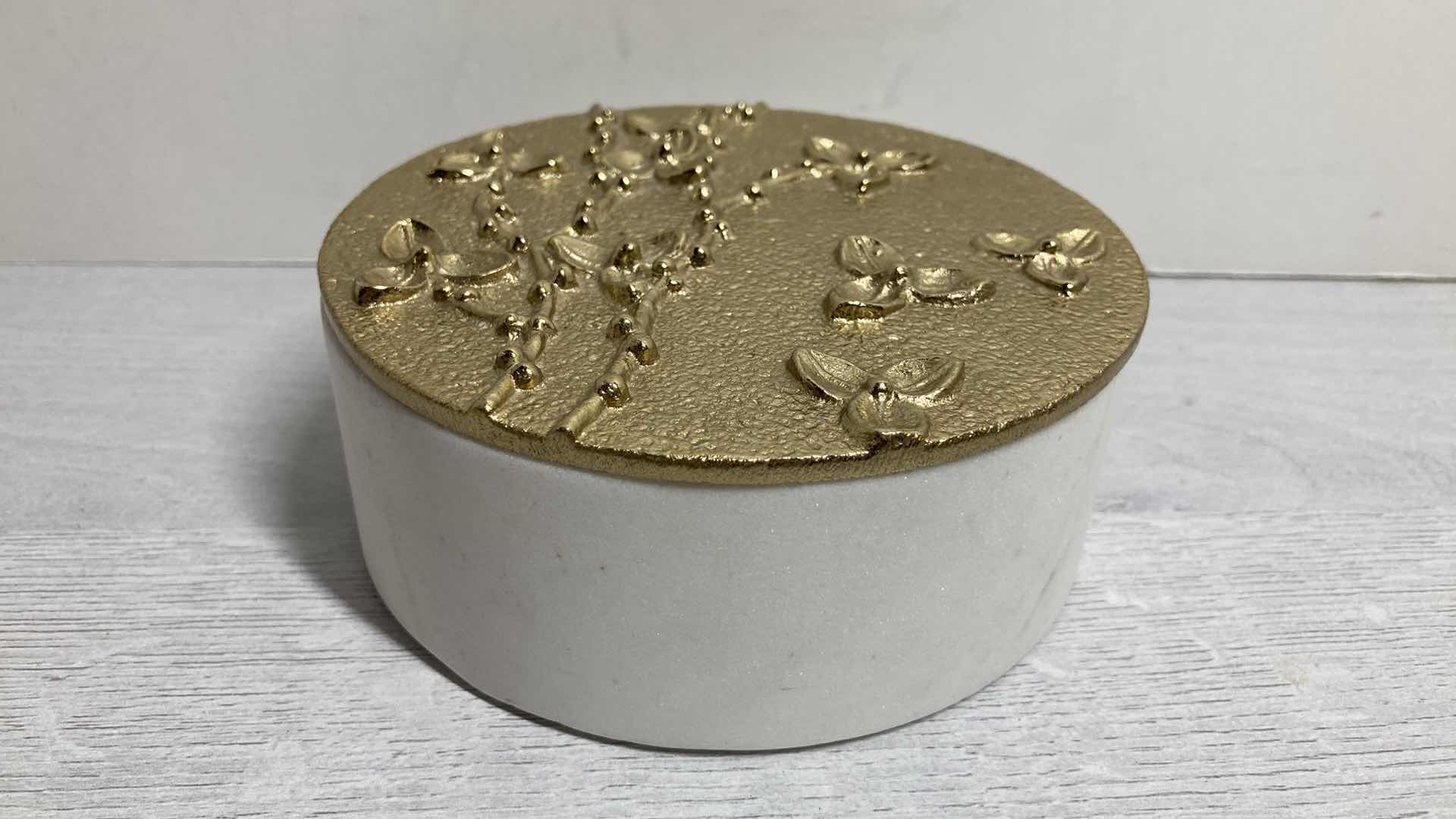 Photo 1 of MICHAEL ARAM BITTERSWEET TRINKET BOX 4.5” X 2”