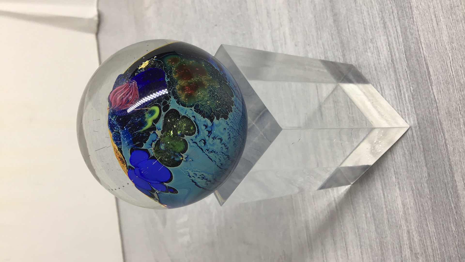 Photo 1 of UNIQUE OCEAN THEMED BLOWN GLASS SPHERE 2" W STAND 