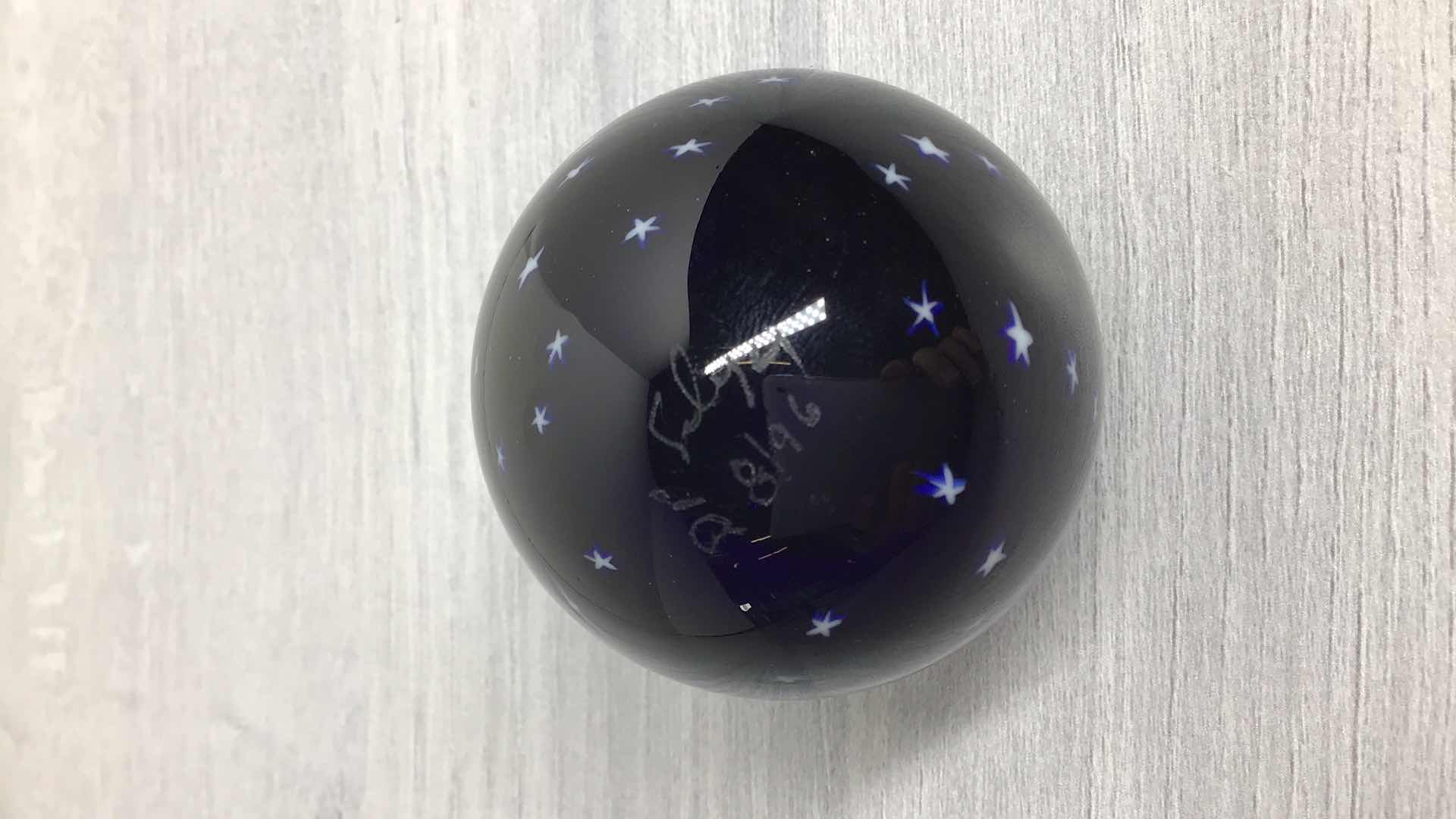 Photo 3 of VINTAGE DAVID SALAZAR MOON & STARS GLASS SPHERE ART 2.25”