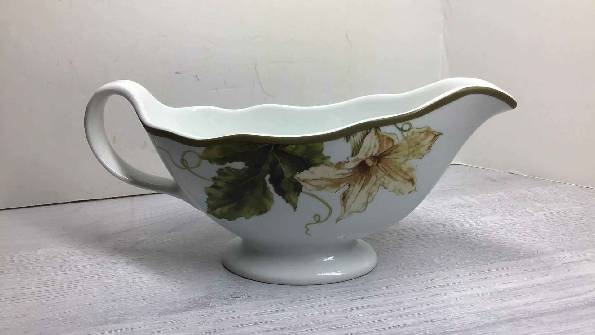 Photo 4 of WILLIAMS SONOMA BOTANICAL PUMPKIN GRAVY BOAT 9” X 3.5” H4”