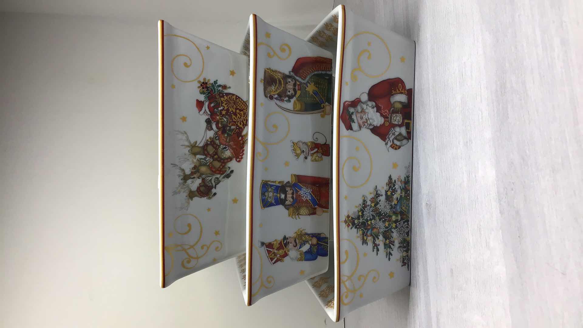 Photo 1 of WILLIAMS SONOMA NUTCRACKER & SANTA CLAUS CASSEROLE DISHES SET OF 3