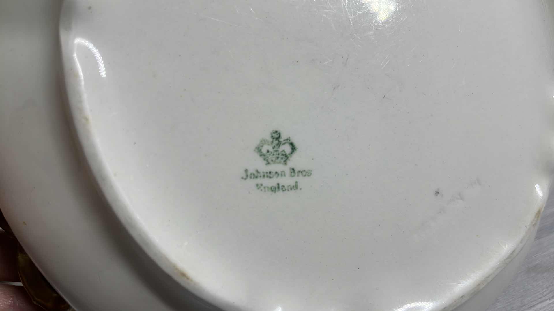 Photo 5 of VINTAGE JOHNSON BROS ENGLAND CHANTILLY GOLD EDGED COVERED SERVING DISH 9” X 9” H4.75��”