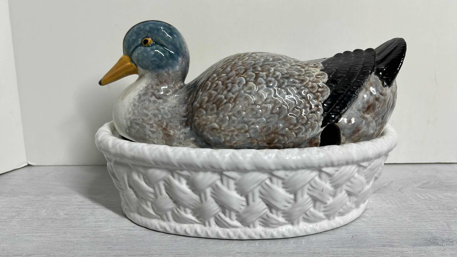 Photo 3 of BORDALLO PINHEIRO DUCK TUREEN MADE IN PORTUGAL 6.25” X 11.75” H7.5”