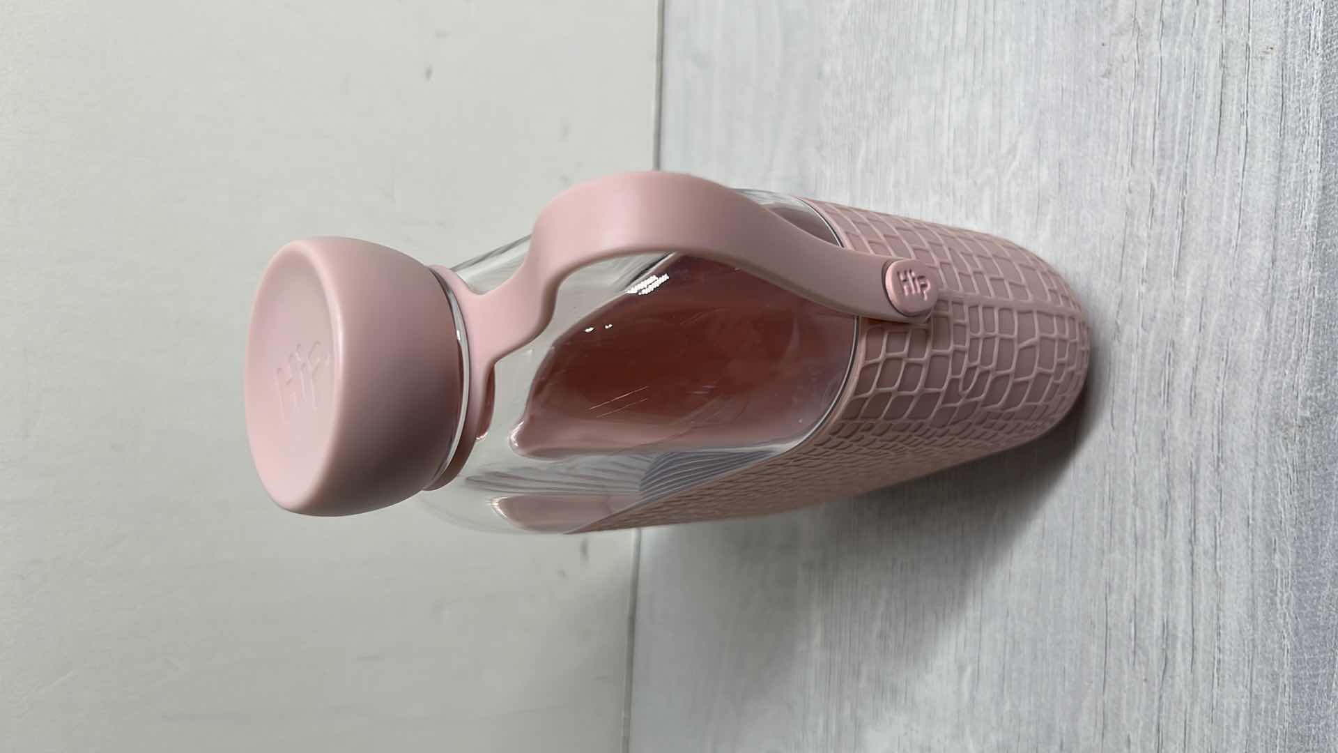 Photo 2 of HIP BPA-FREE BLUSH WATER BOTTLE TRAVEL FLASK 22oz H7.25”