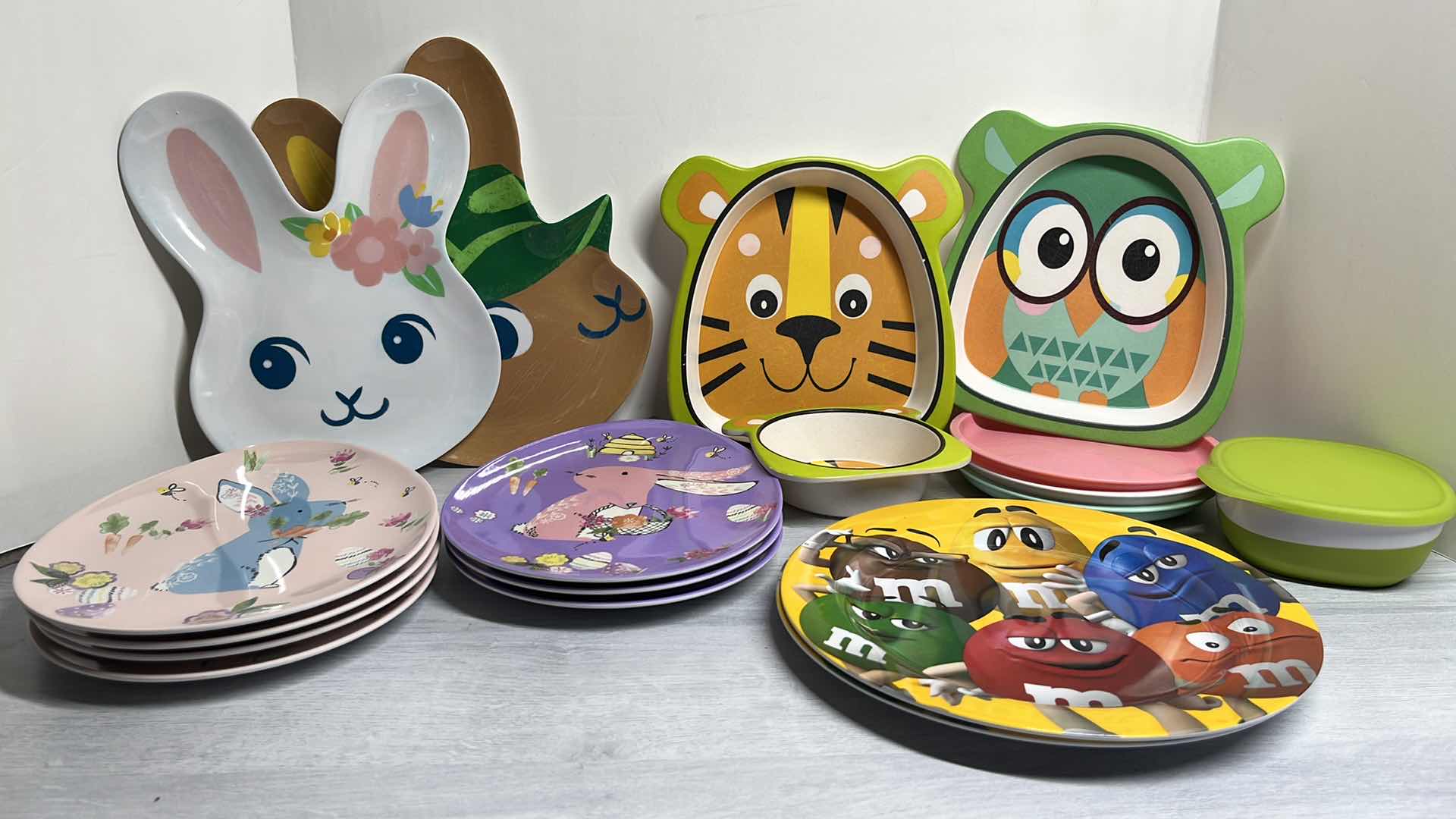 Photo 1 of CHILDREN’S PLATES & BOWL (19 PCS)