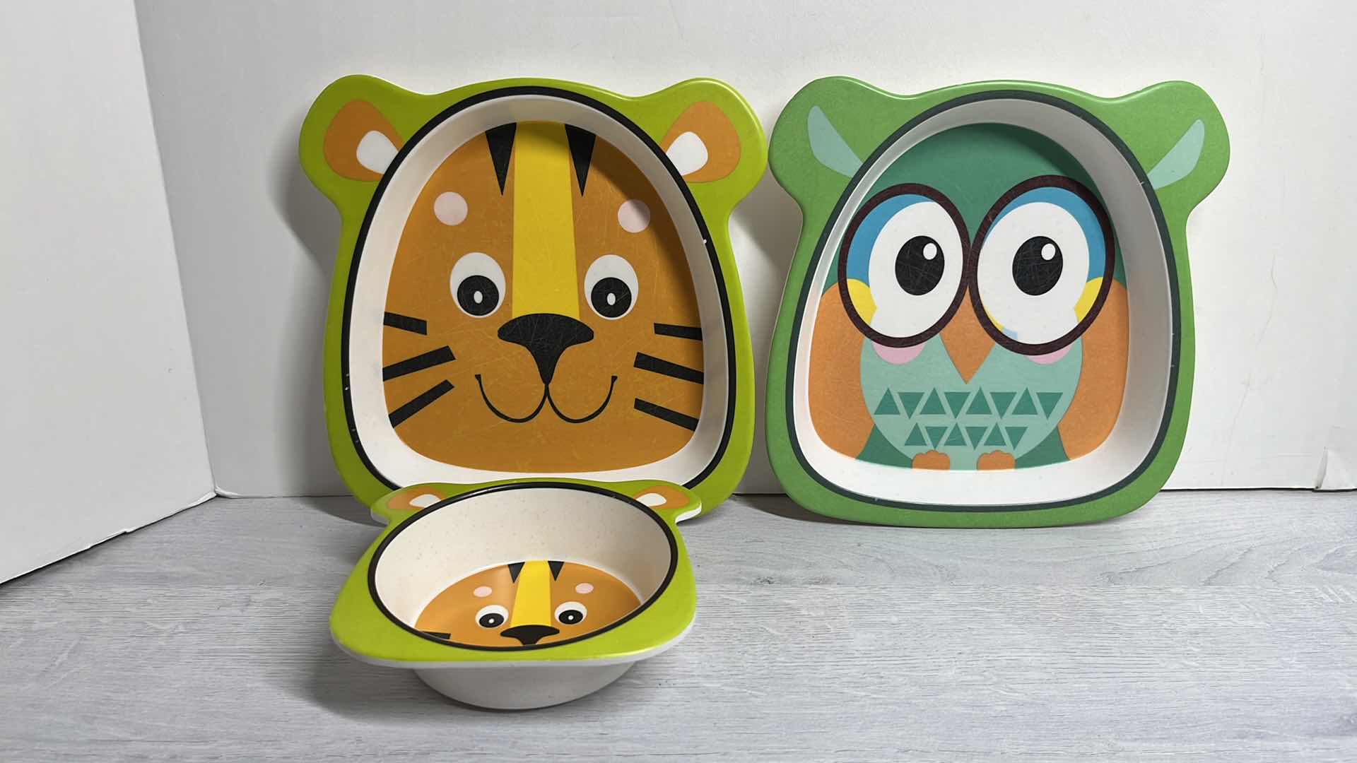 Photo 3 of CHILDREN’S PLATES & BOWL (19 PCS)