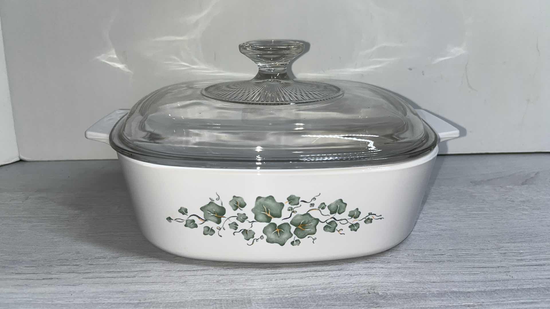 Photo 1 of CORNING WARE COLLECTIBLE  CALLAWAY GREEN IVY 2 QT SQUARE CASSEROLE DISH W GLASS LID 8.5” X 2.5”