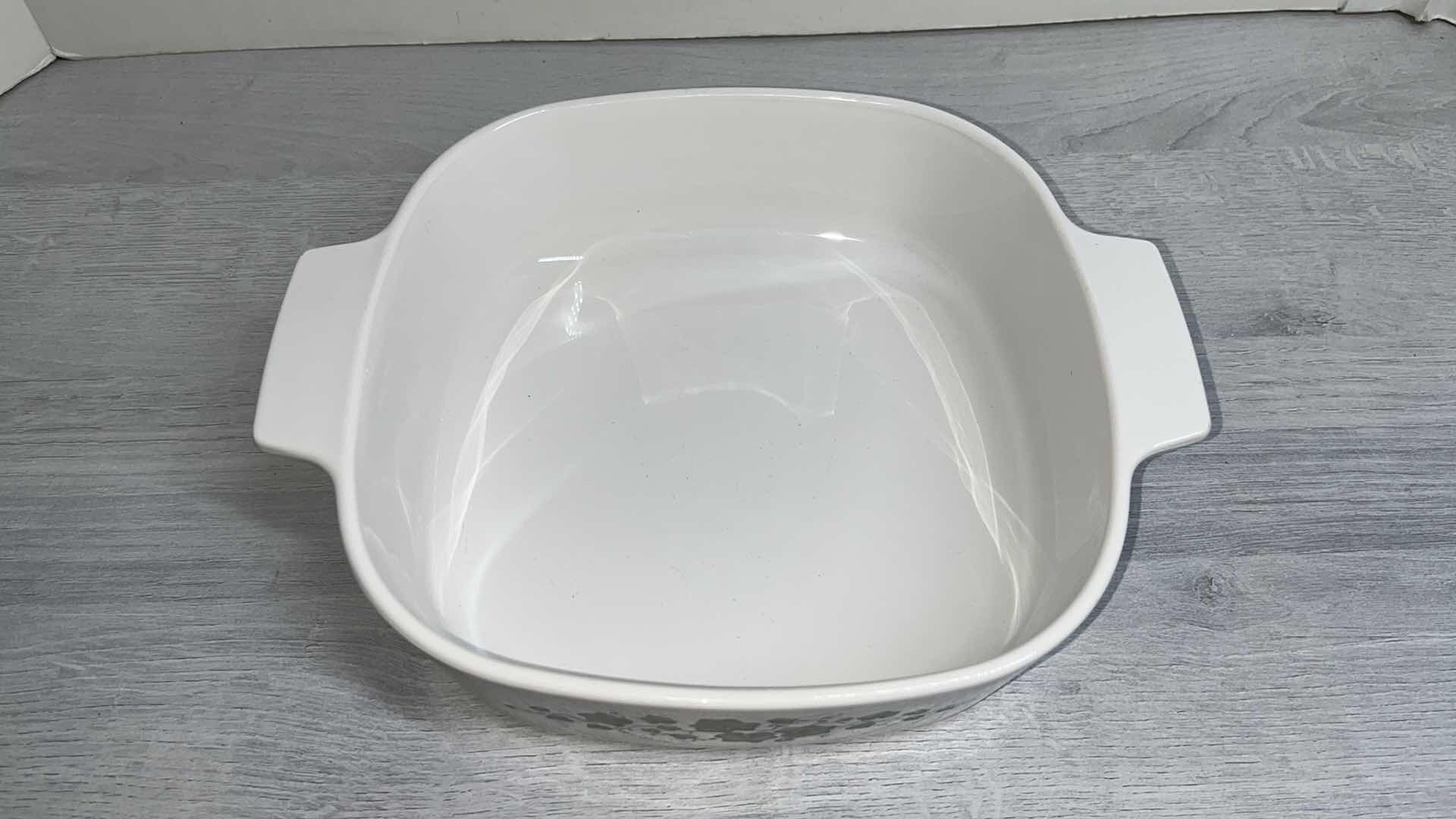 Photo 3 of CORNING WARE COLLECTIBLE  CALLAWAY GREEN IVY 2 QT SQUARE CASSEROLE DISH W GLASS LID 8.5” X 2.5”