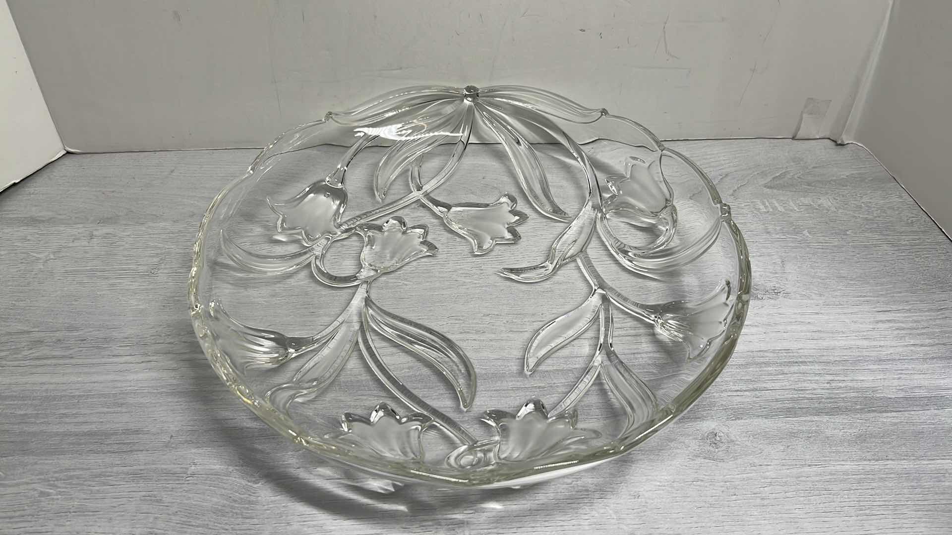 Photo 2 of MIKASA BLUEBELL EMBOSSED/FROSTED ROUND CLEAR GLASS 12.5” SERVING BOWL/PLATTER