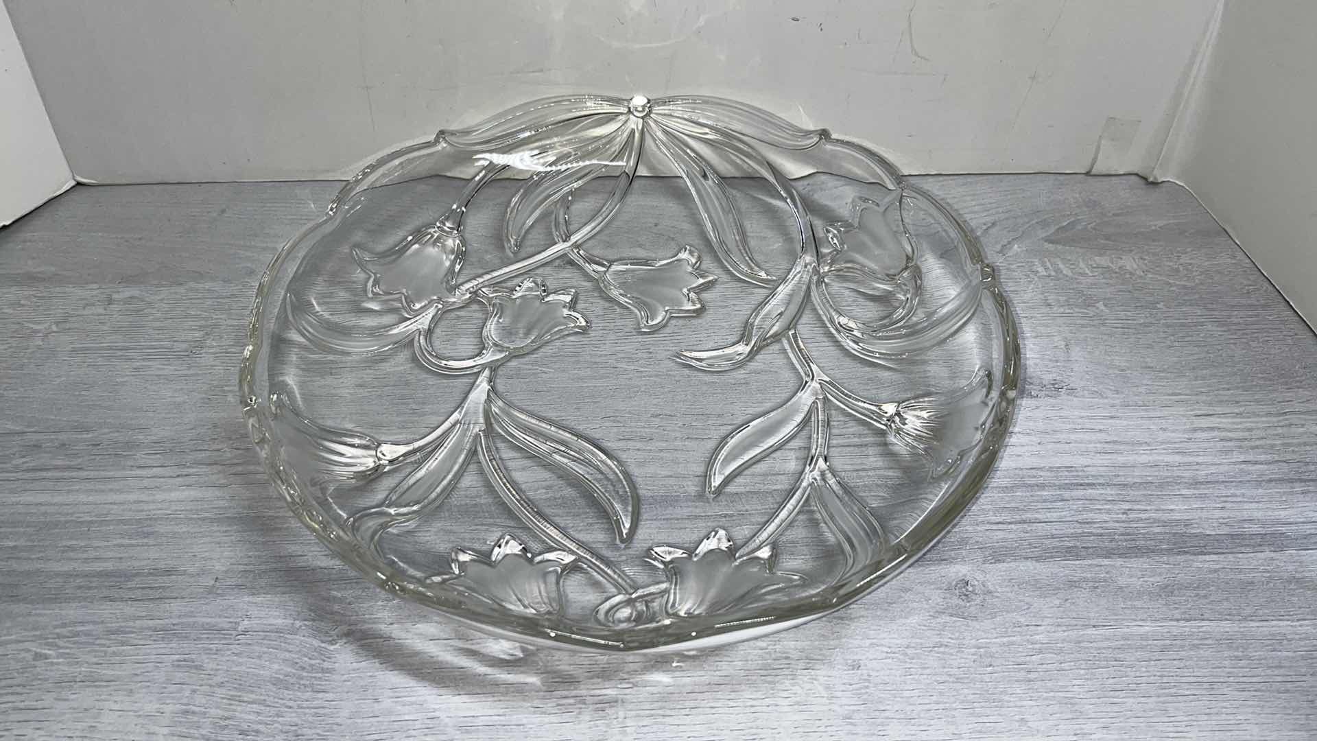 Photo 1 of MIKASA BLUEBELL EMBOSSED/FROSTED ROUND CLEAR GLASS 12.5” SERVING BOWL/PLATTER