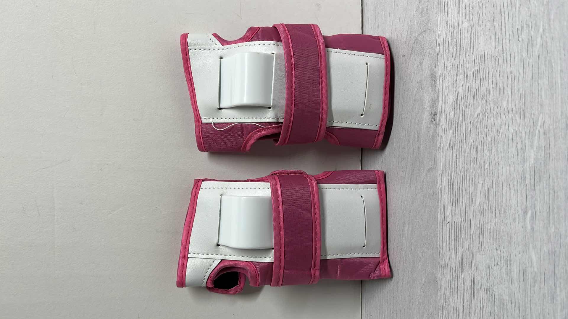 Photo 4 of BONE SHIELDZ GIRLS ELBOW/WRIST/KNEE PADS SET SIZE JR